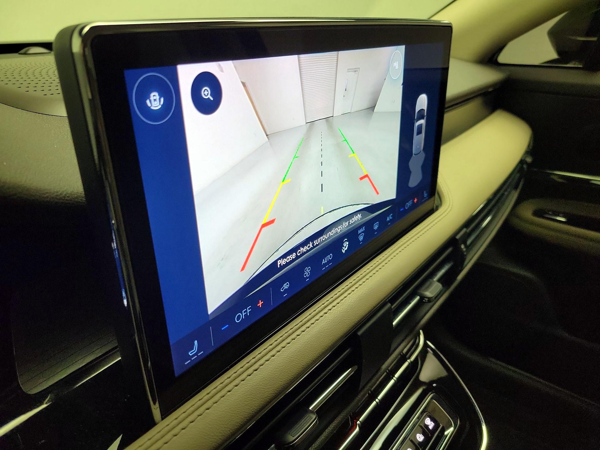 Thumbnail: 2024 Lincoln Corsair - 15