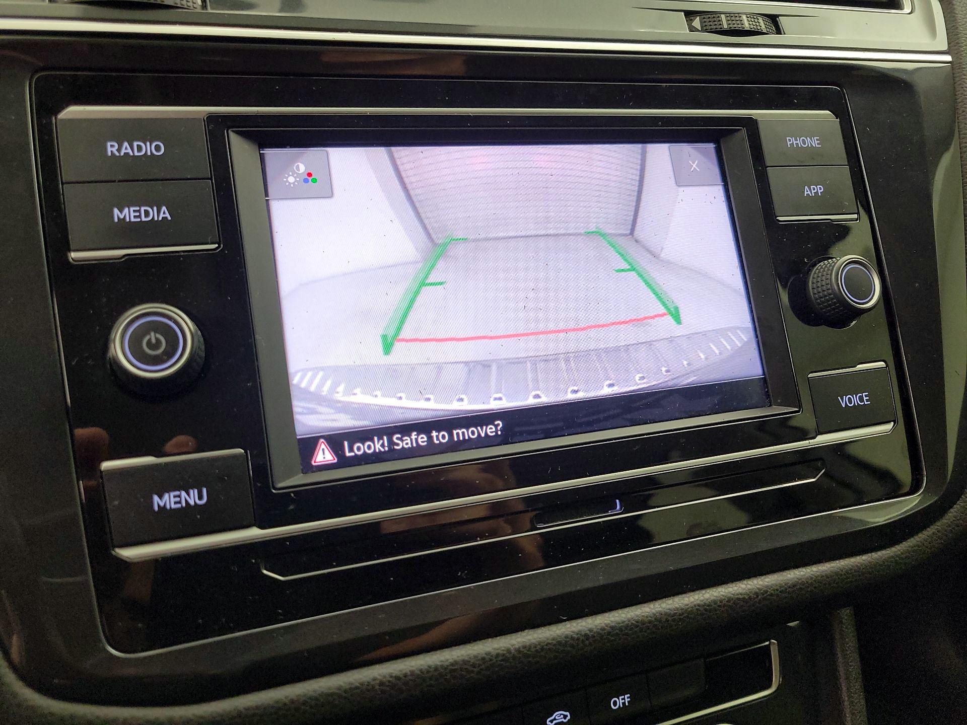 Thumbnail: 2020 Volkswagen Tiguan - 14