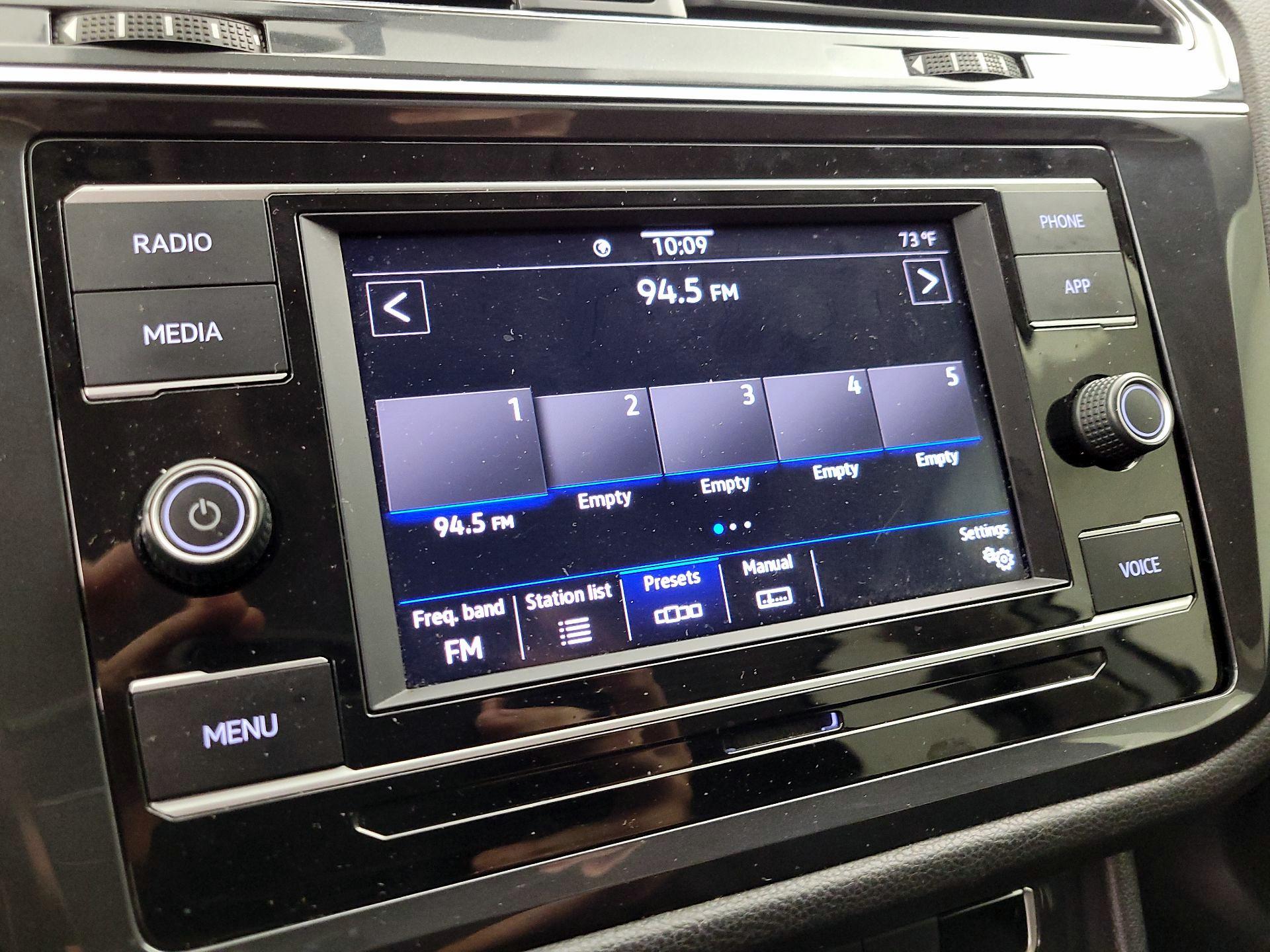 Thumbnail: 2020 Volkswagen Tiguan - 15