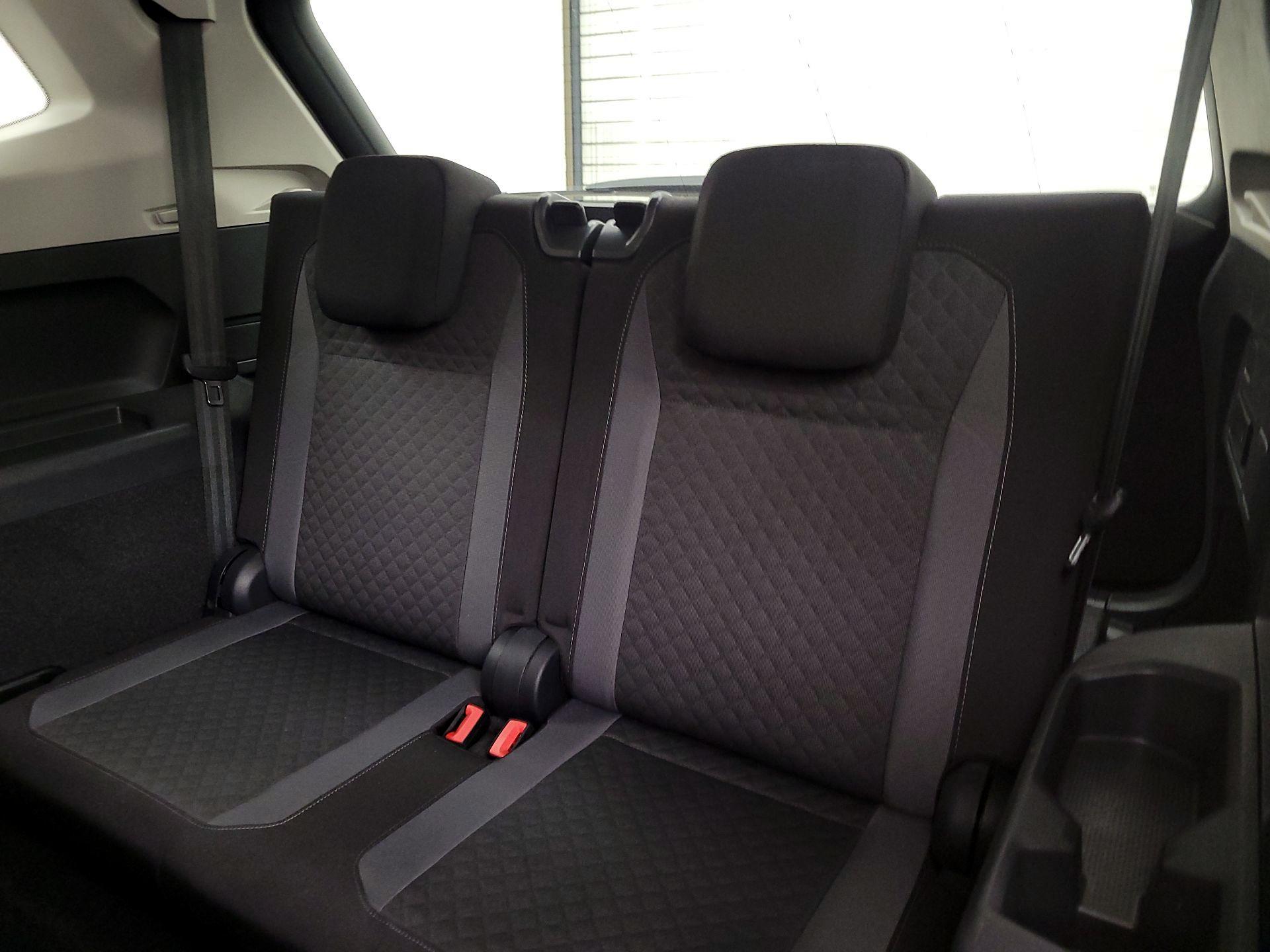 Thumbnail: 2020 Volkswagen Tiguan - 20