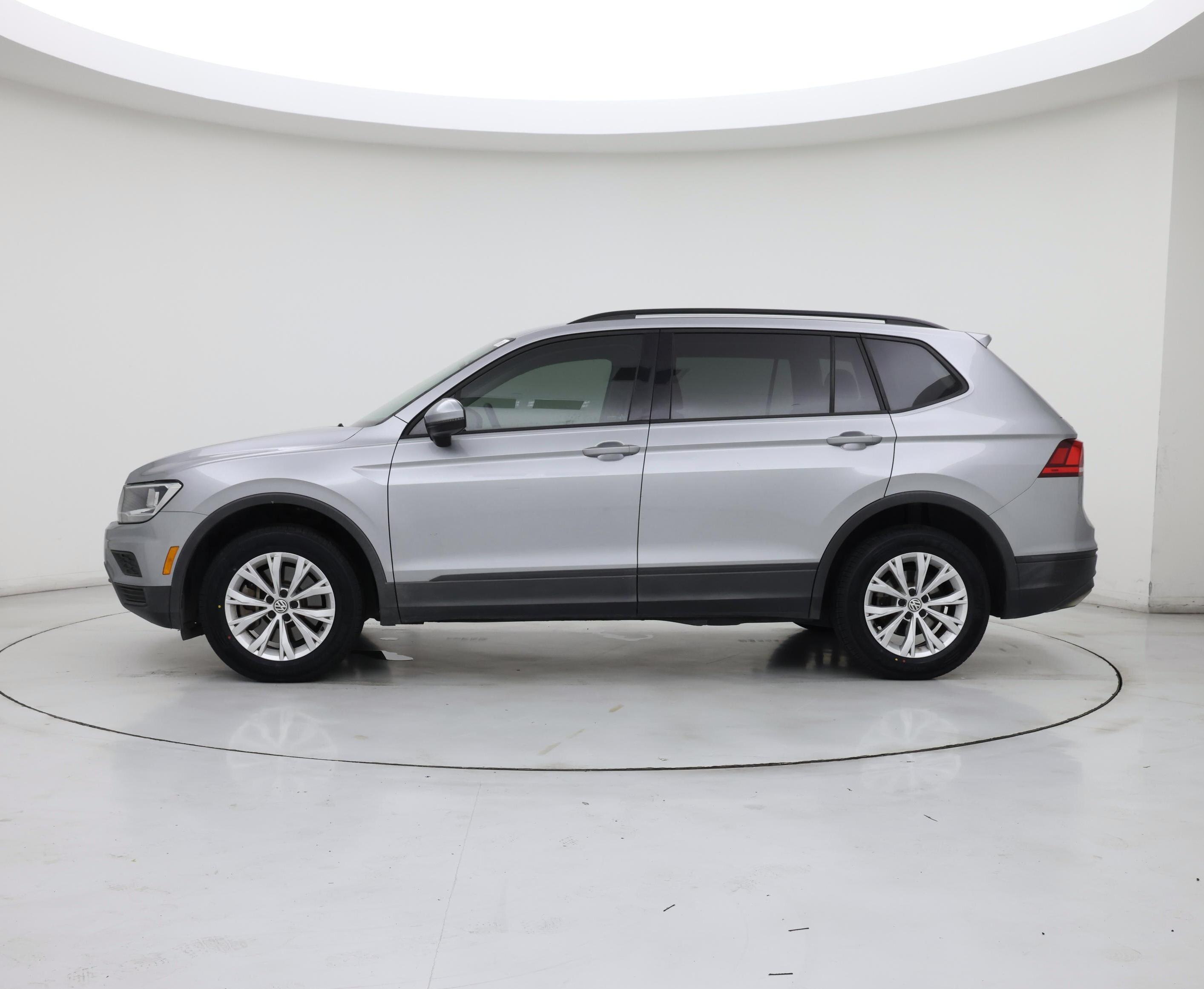 Thumbnail: 2020 Volkswagen Tiguan - 3