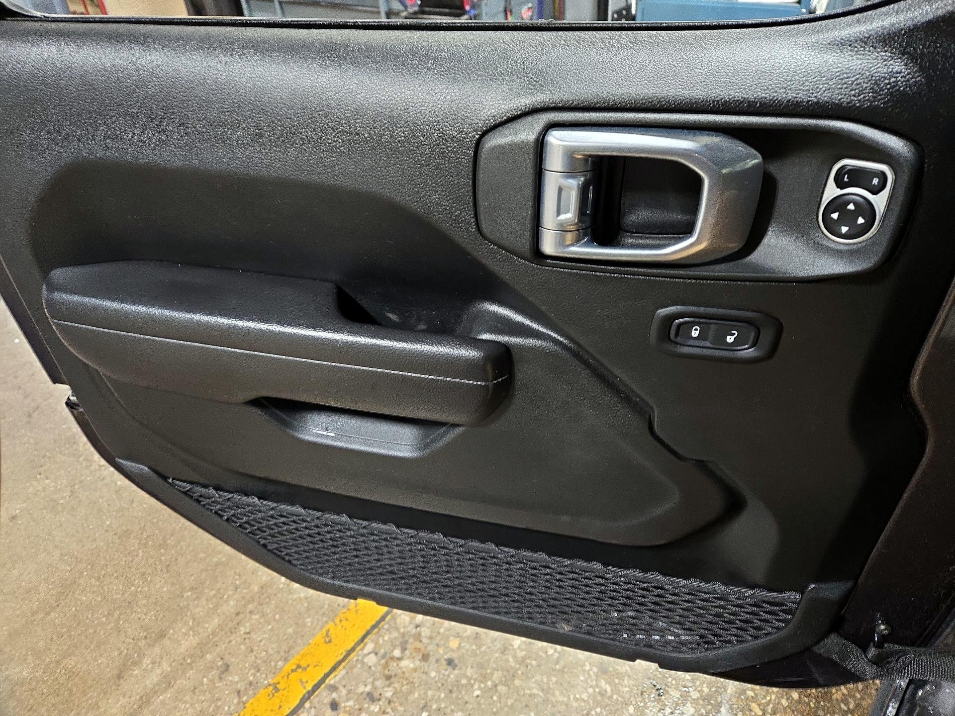 Thumbnail: 2021 Jeep Wrangler - 12