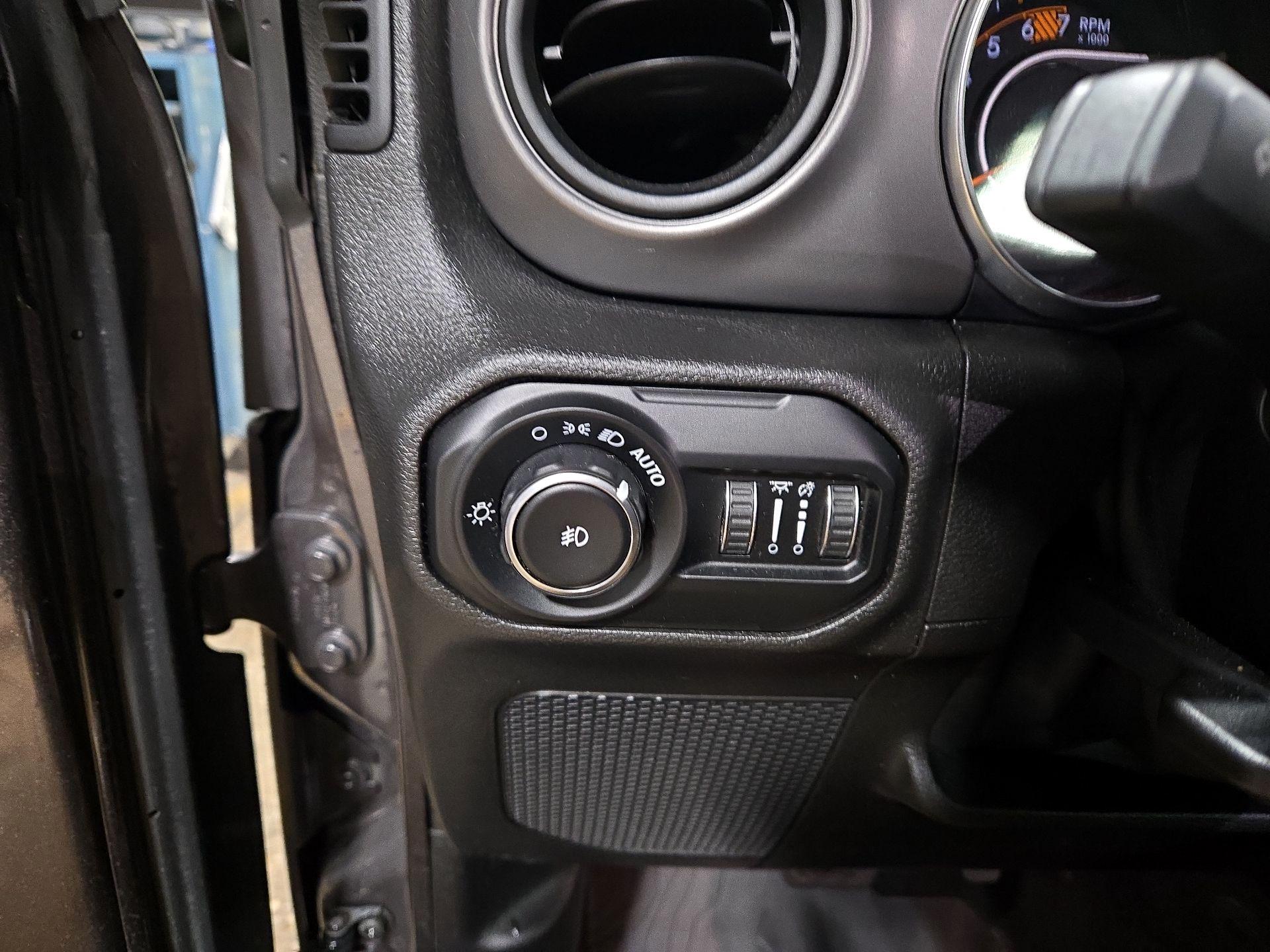 Thumbnail: 2021 Jeep Wrangler - 13