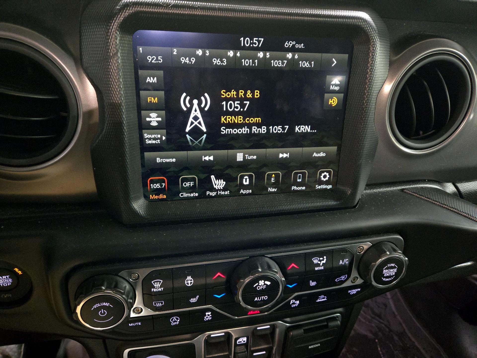 Thumbnail: 2021 Jeep Wrangler - 15