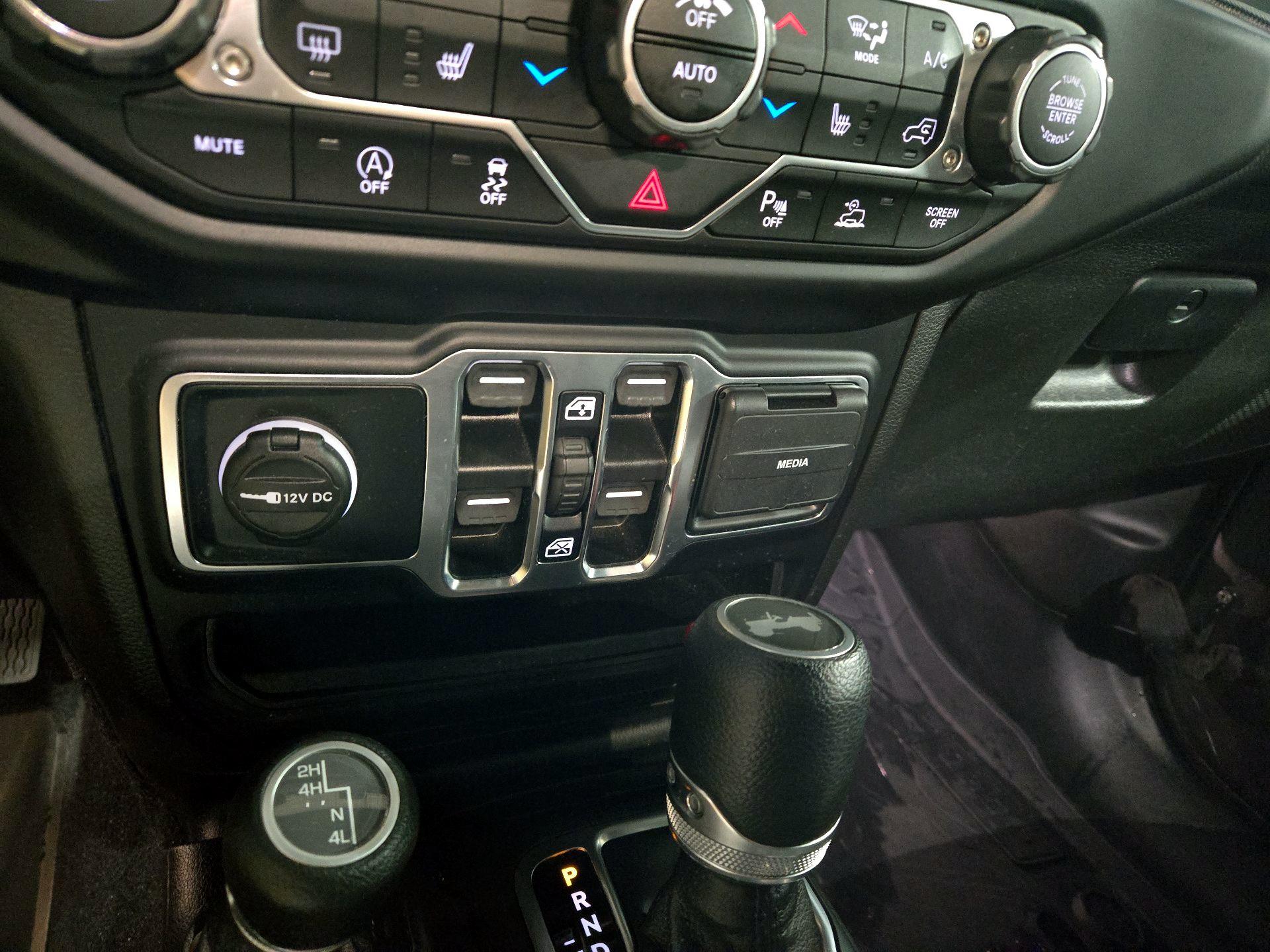 Thumbnail: 2021 Jeep Wrangler - 18