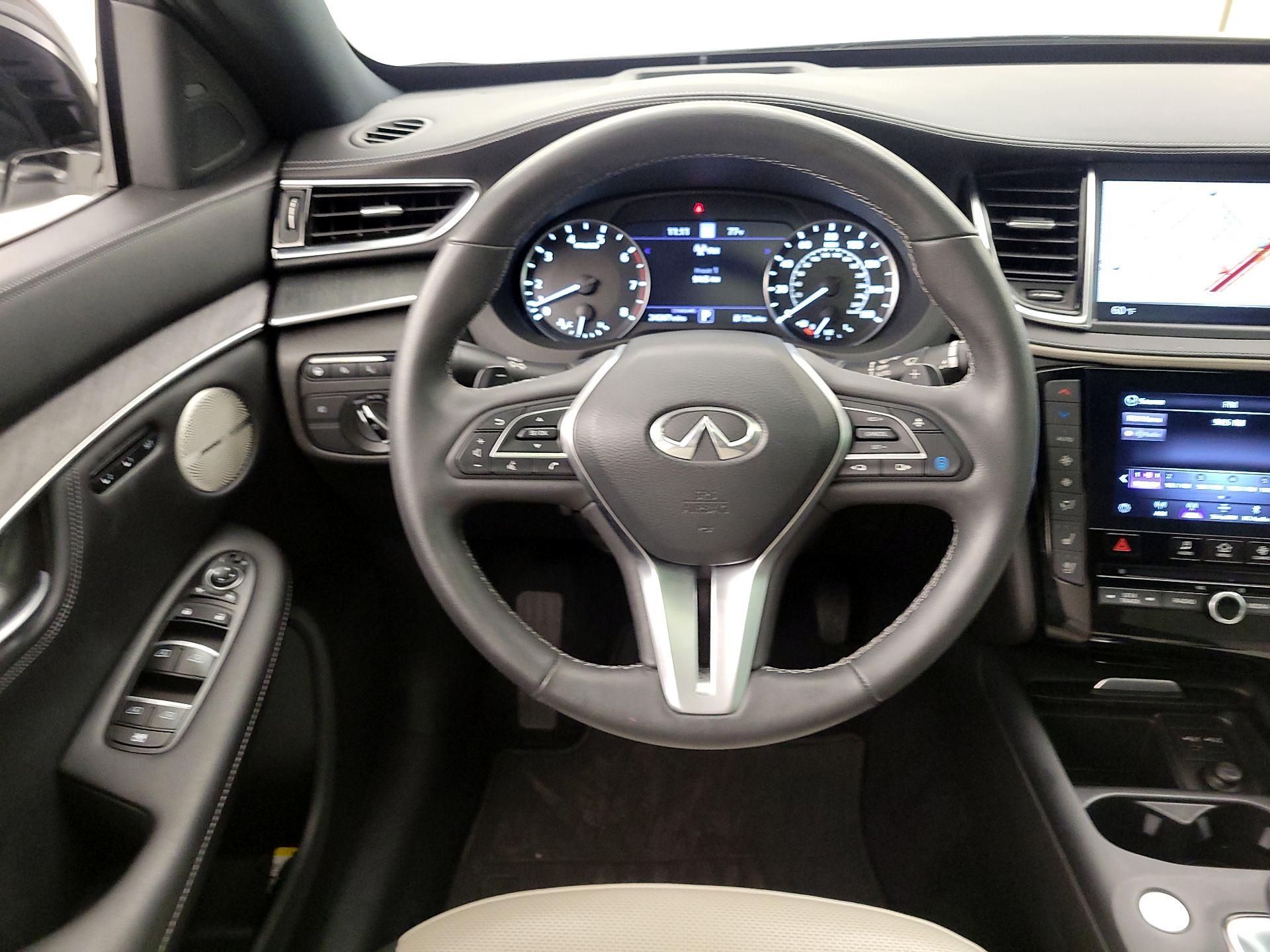 Thumbnail: 2023 INFINITI QX55 - 10