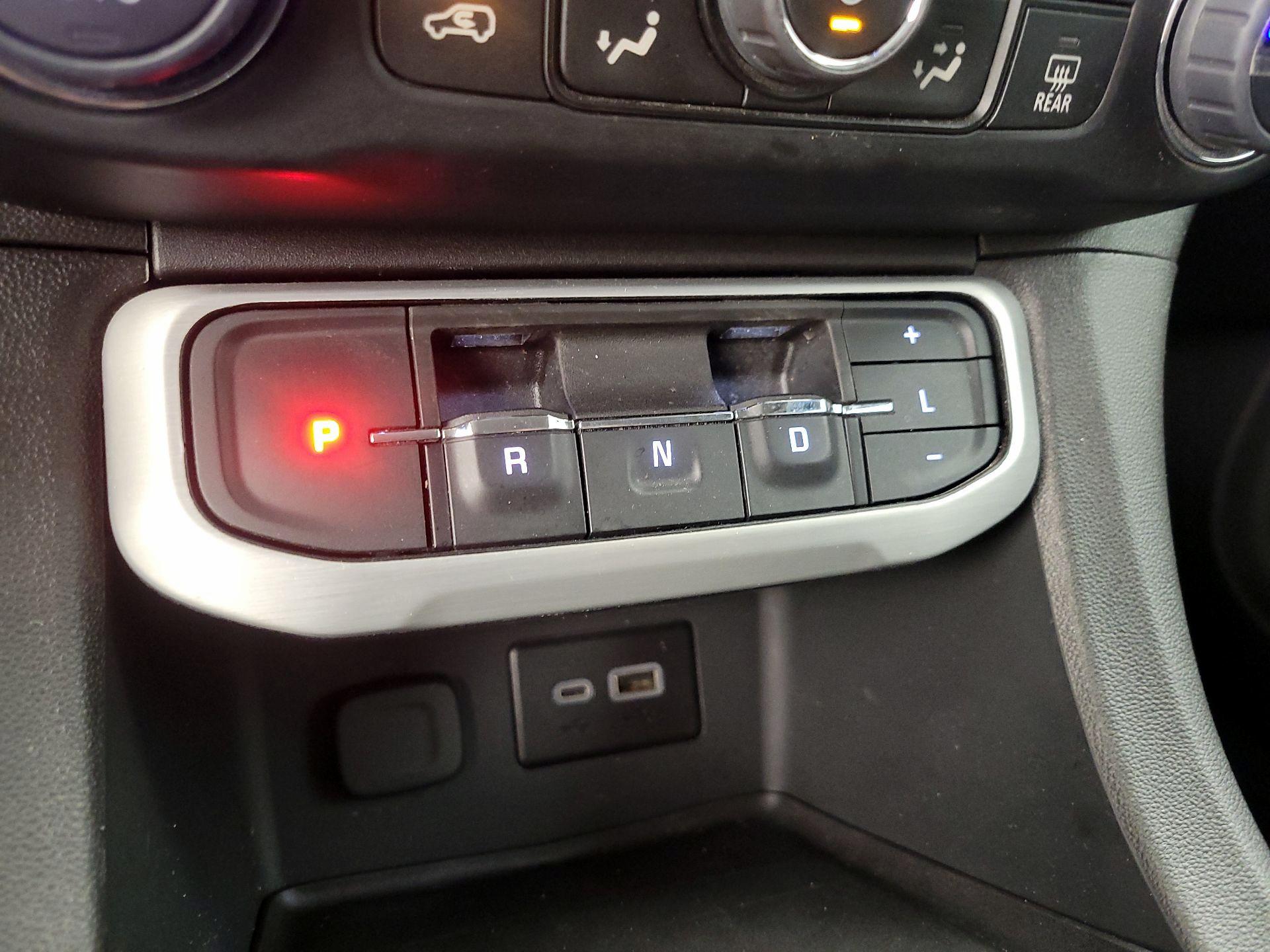 Thumbnail: 2023 GMC Acadia - 17