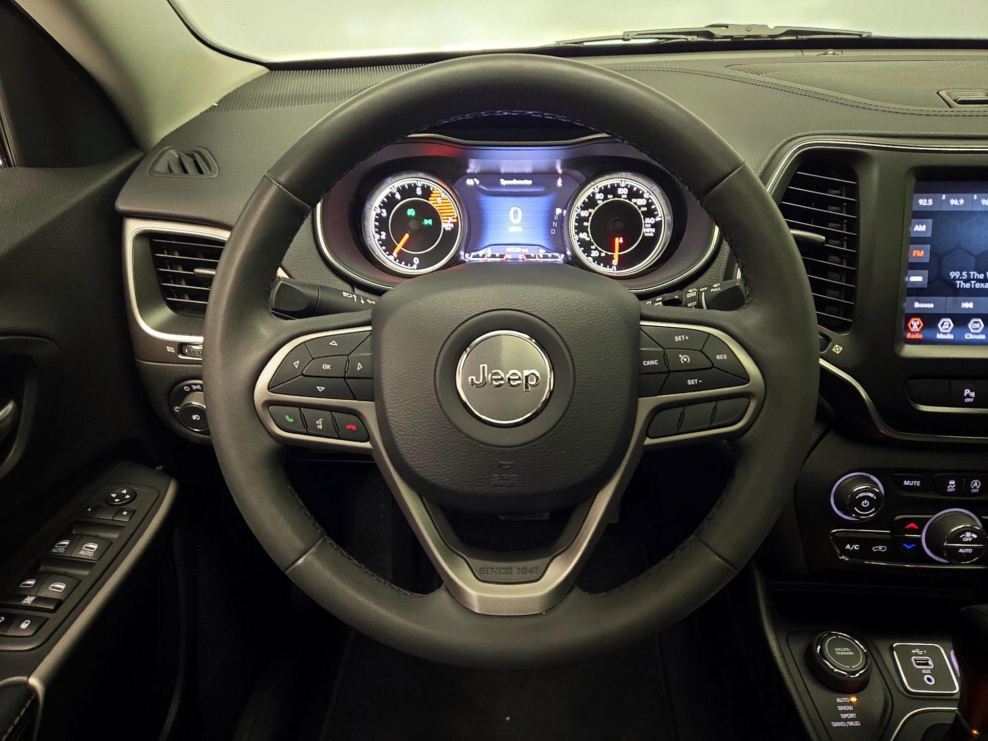 Thumbnail: 2022 Jeep Cherokee - 10