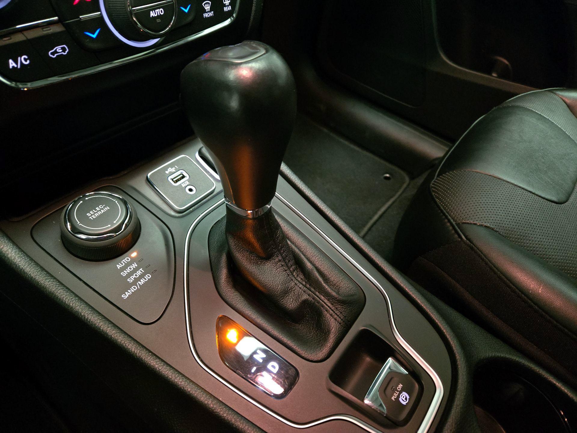 Thumbnail: 2022 Jeep Cherokee - 17