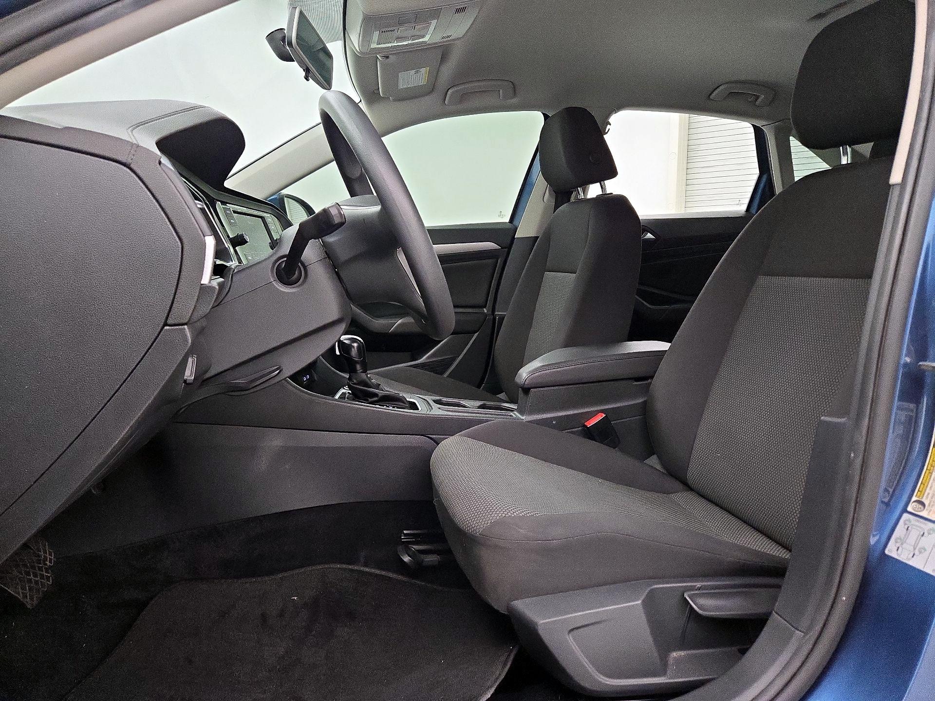 Thumbnail: 2020 Volkswagen Jetta - 11