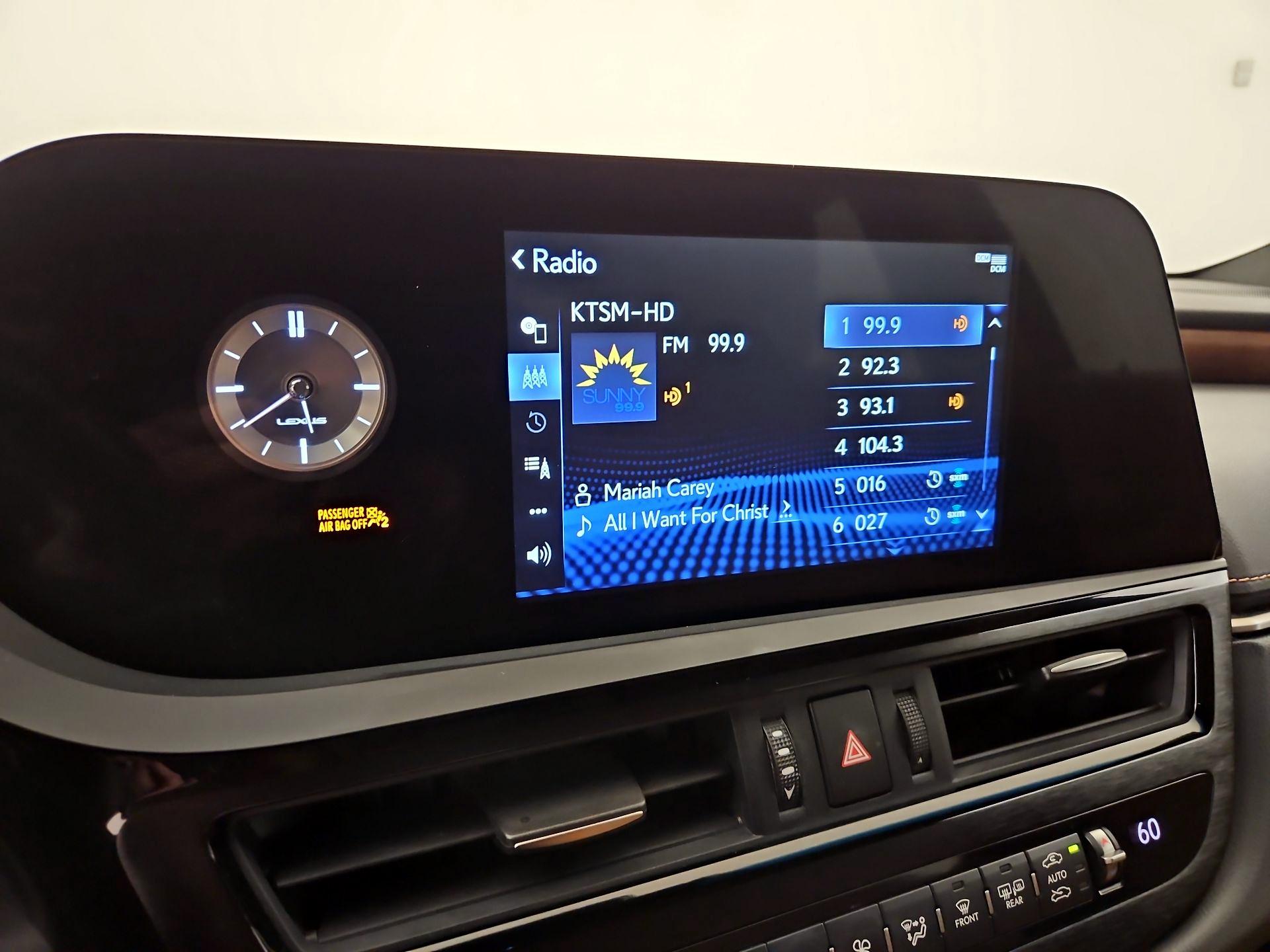 Thumbnail: 2022 Lexus ES - 15