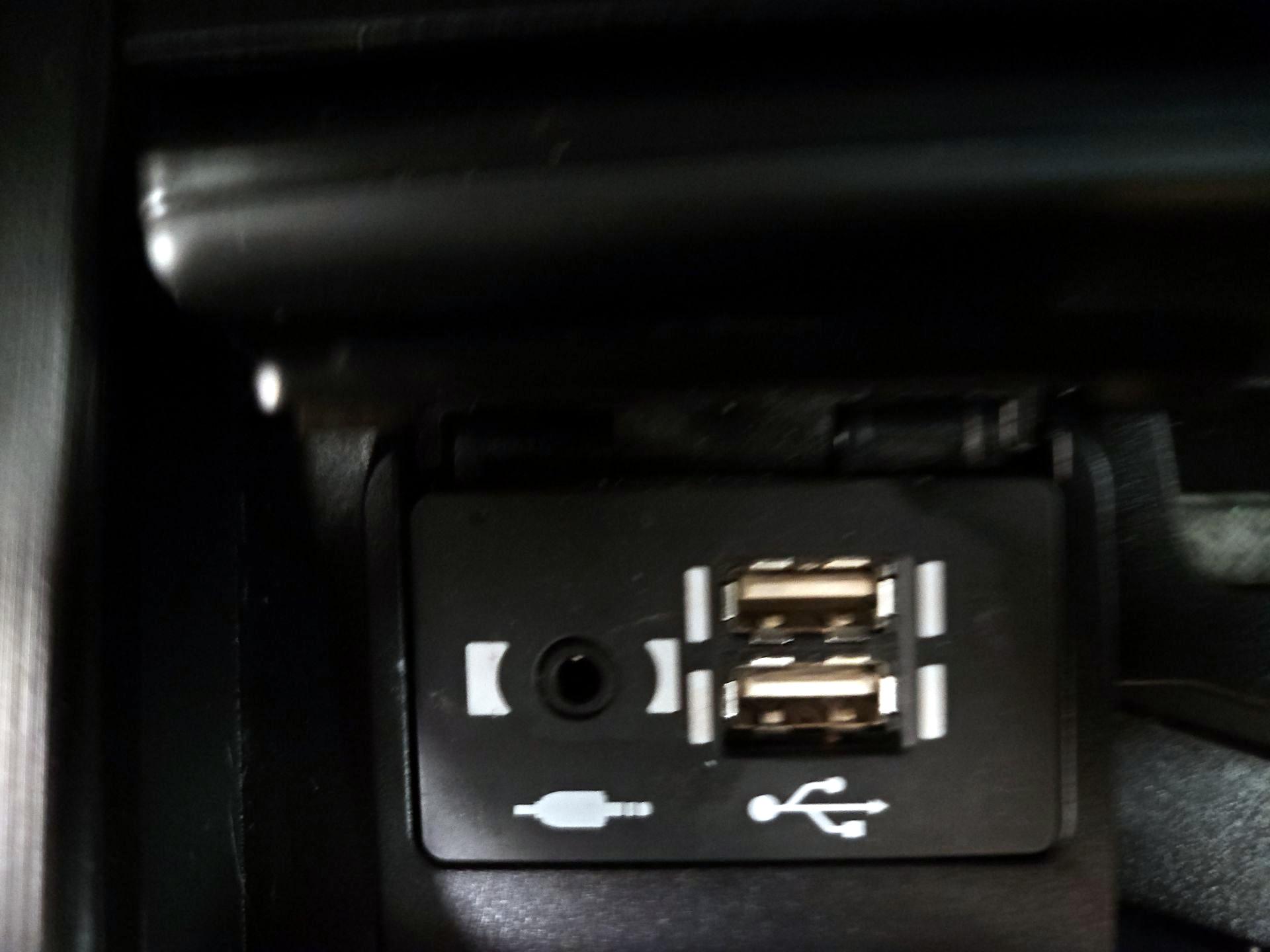 Thumbnail: 2022 Lexus ES - 18