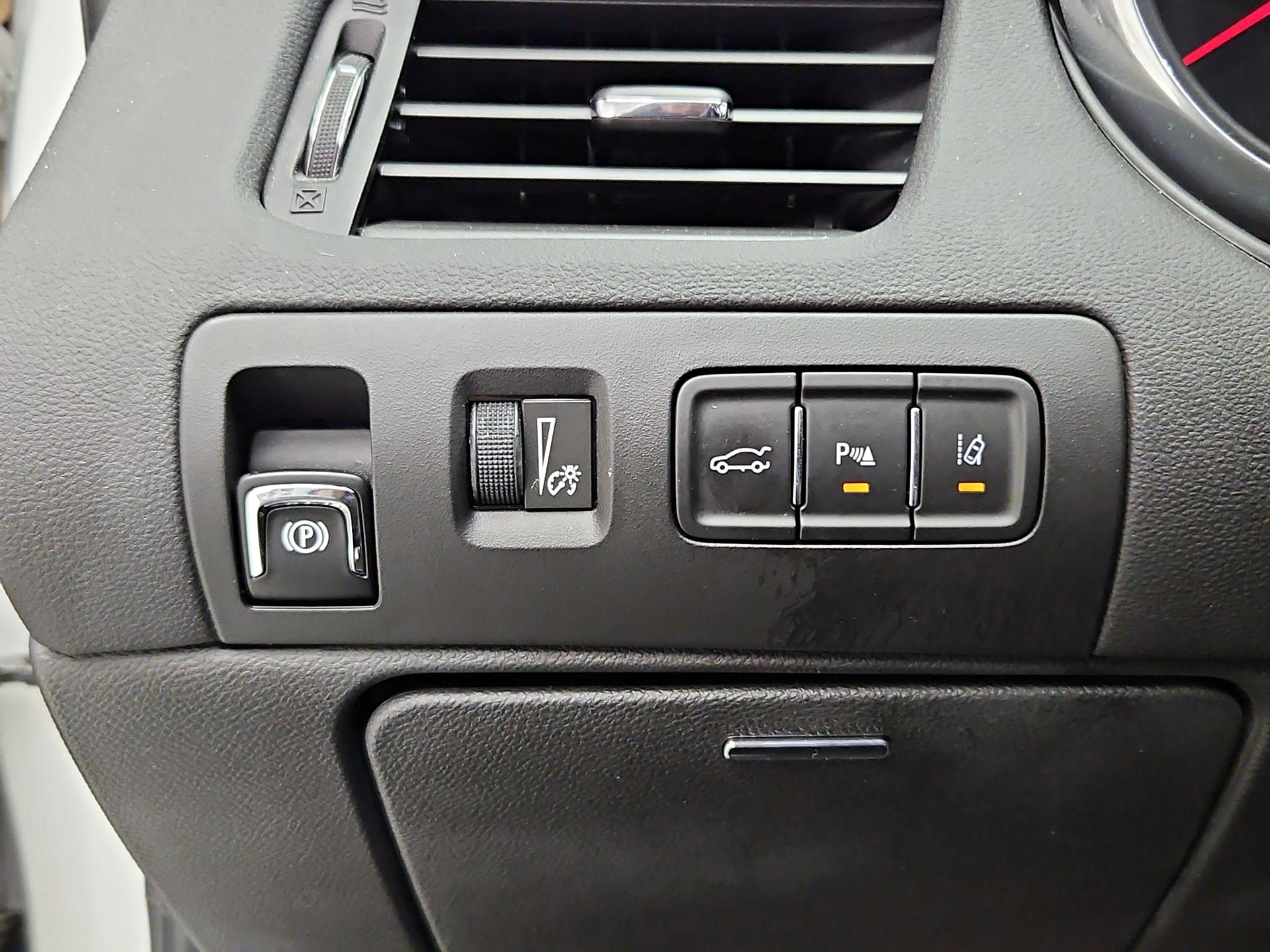 Thumbnail: 2016 Chevrolet Impala - 13