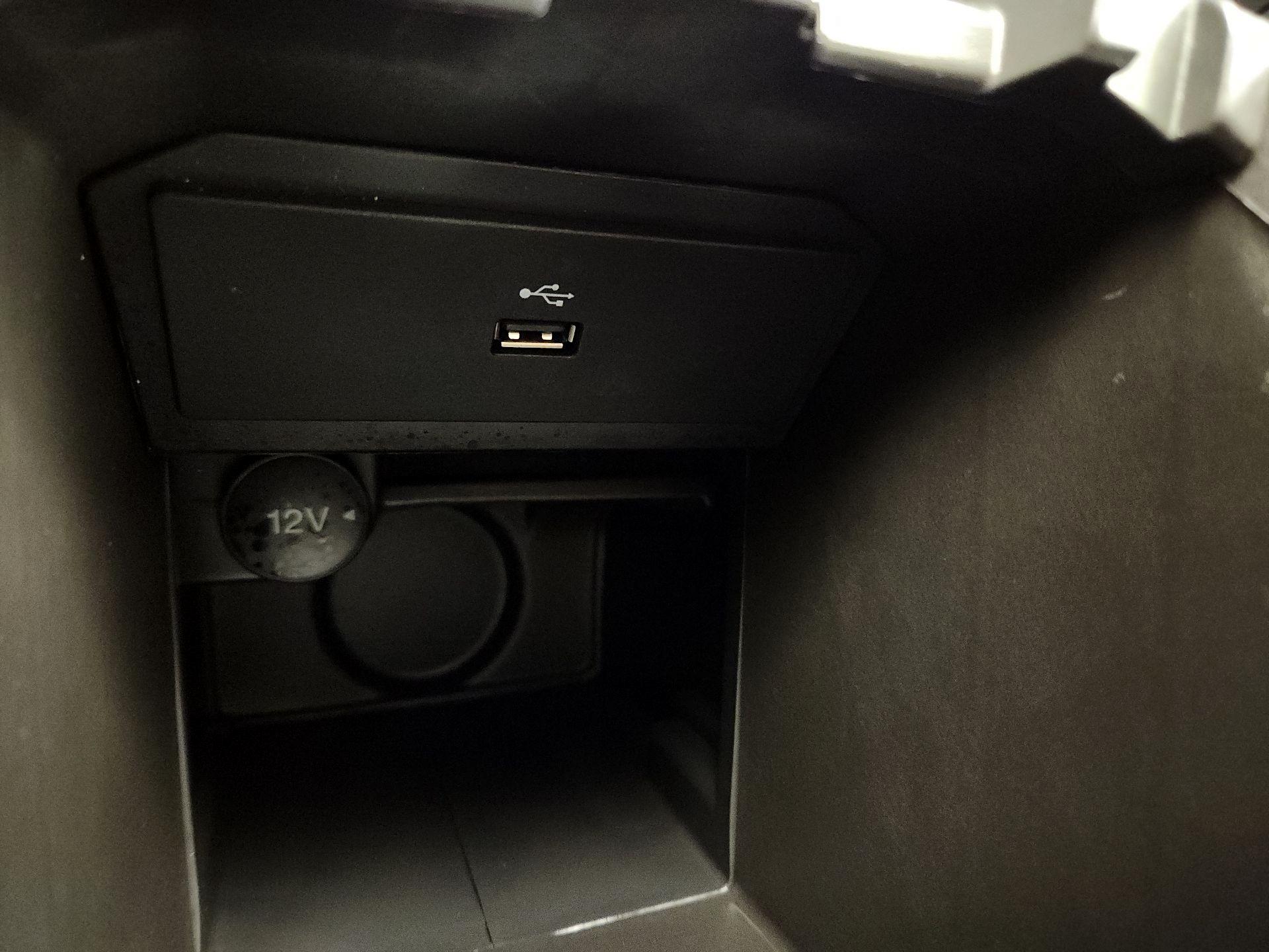 Thumbnail: 2017 Ford C-Max - 18