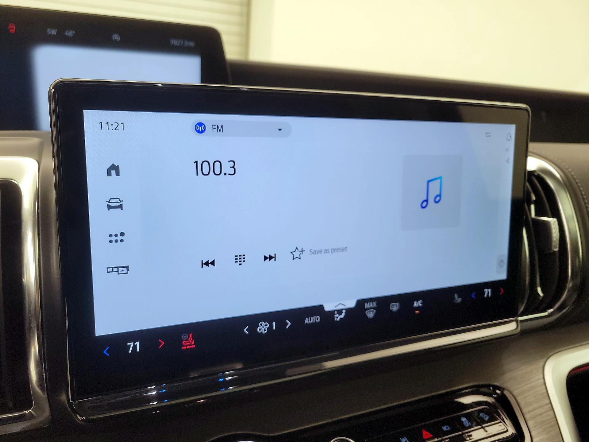 Thumbnail: 2025 Ford Expedition - 15