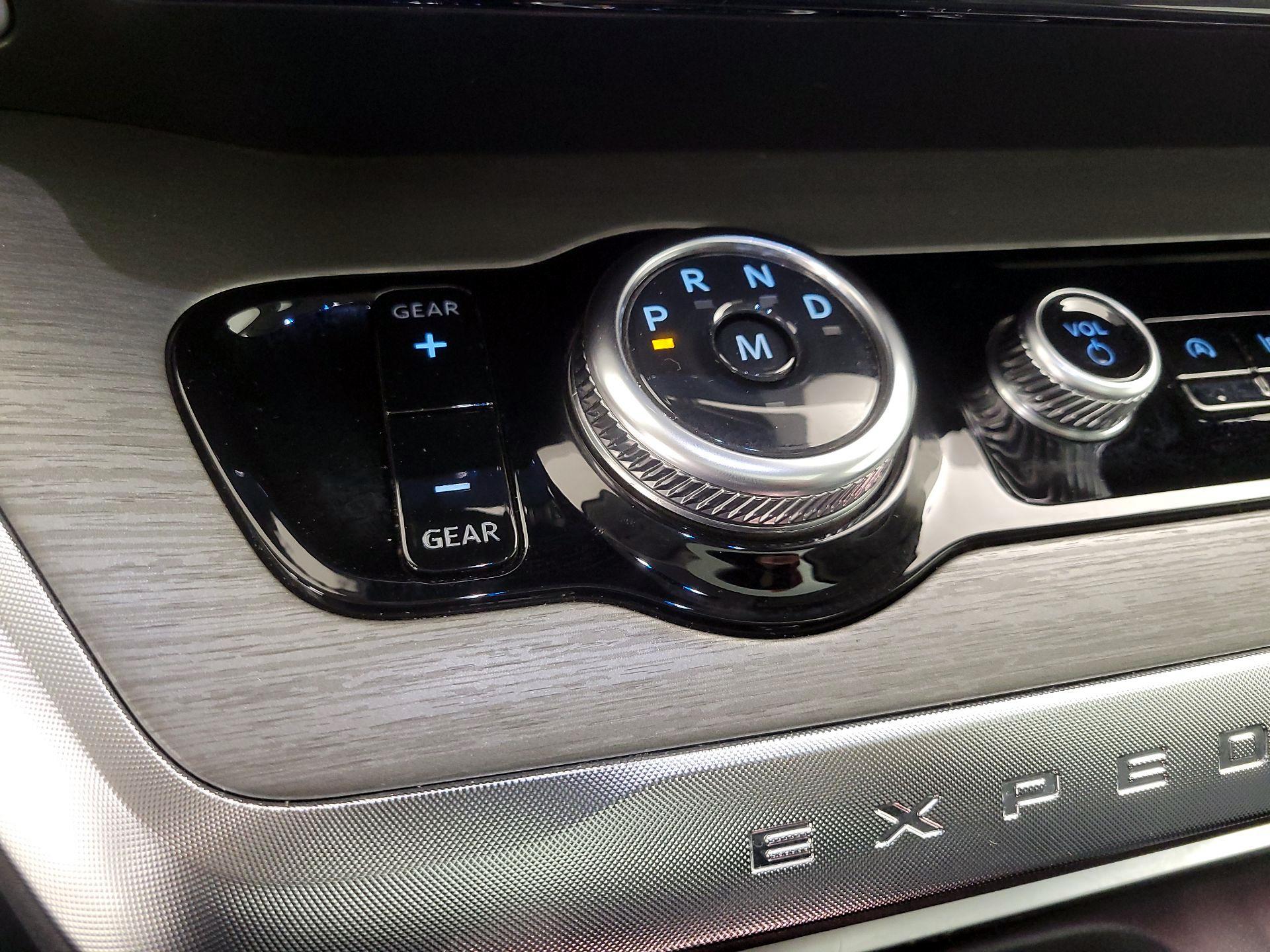 Thumbnail: 2025 Ford Expedition - 17