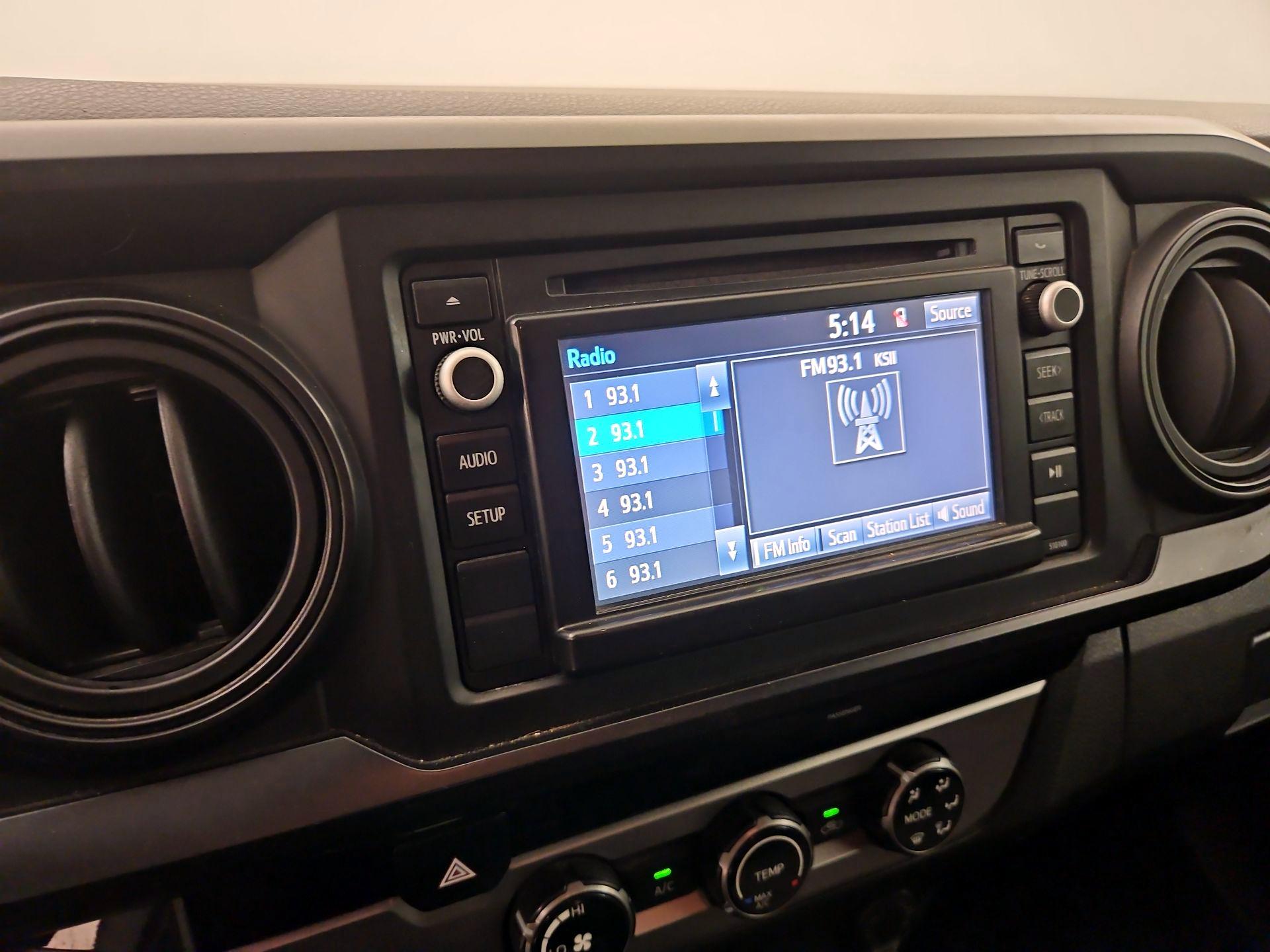 Thumbnail: 2017 Toyota Tacoma - 15