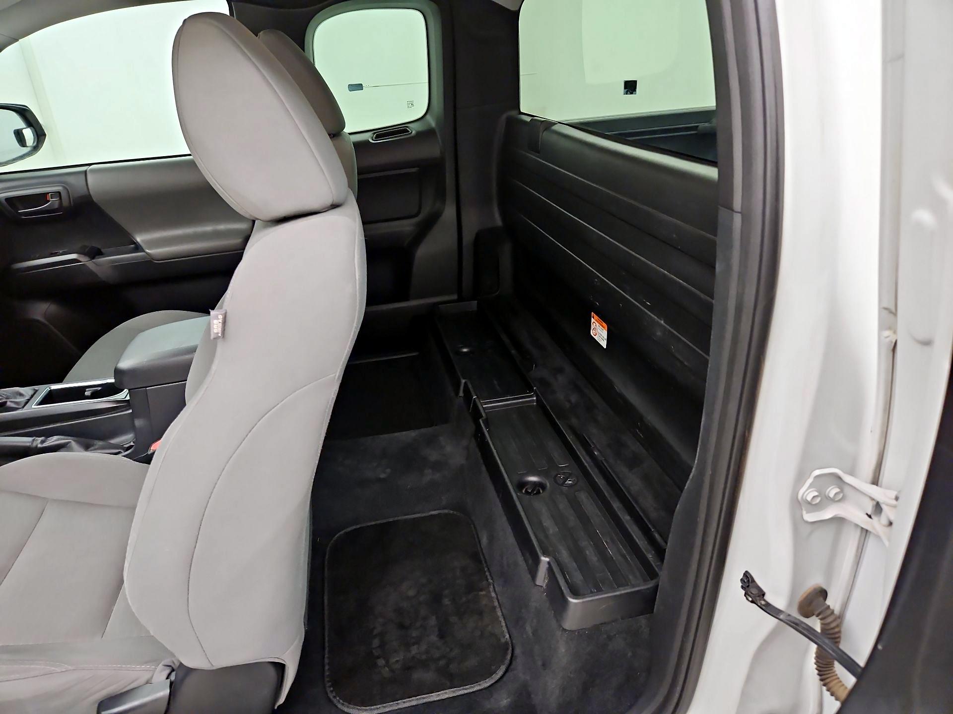 Thumbnail: 2017 Toyota Tacoma - 19