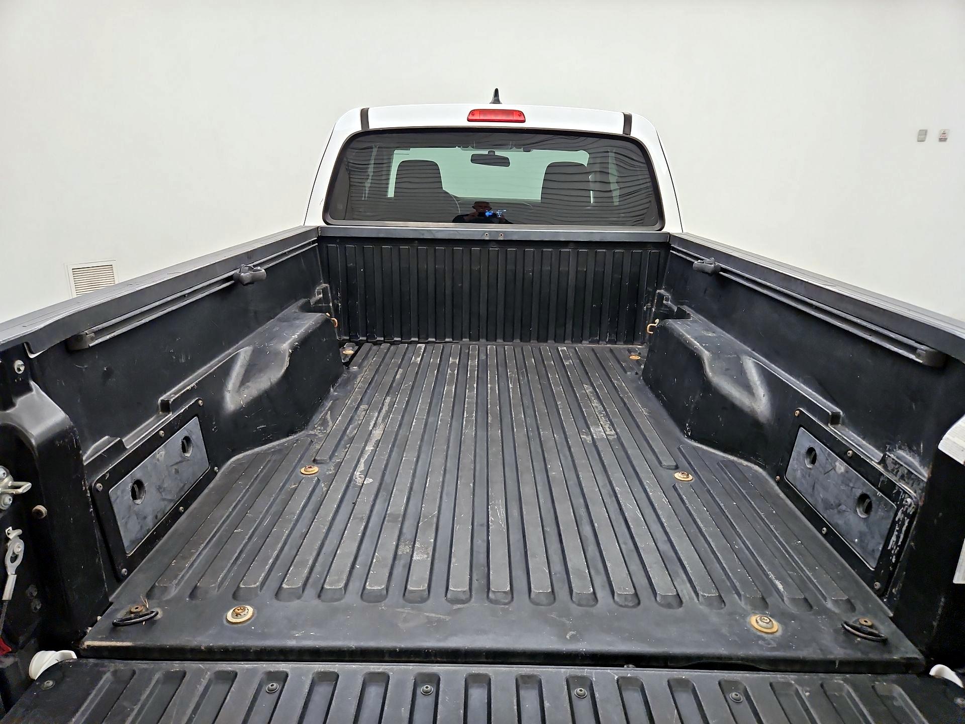 Thumbnail: 2017 Toyota Tacoma - 20