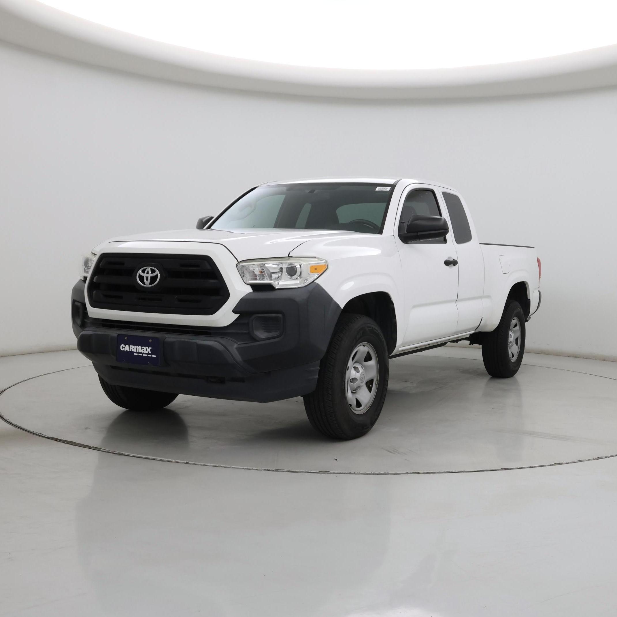Thumbnail: 2017 Toyota Tacoma - 4