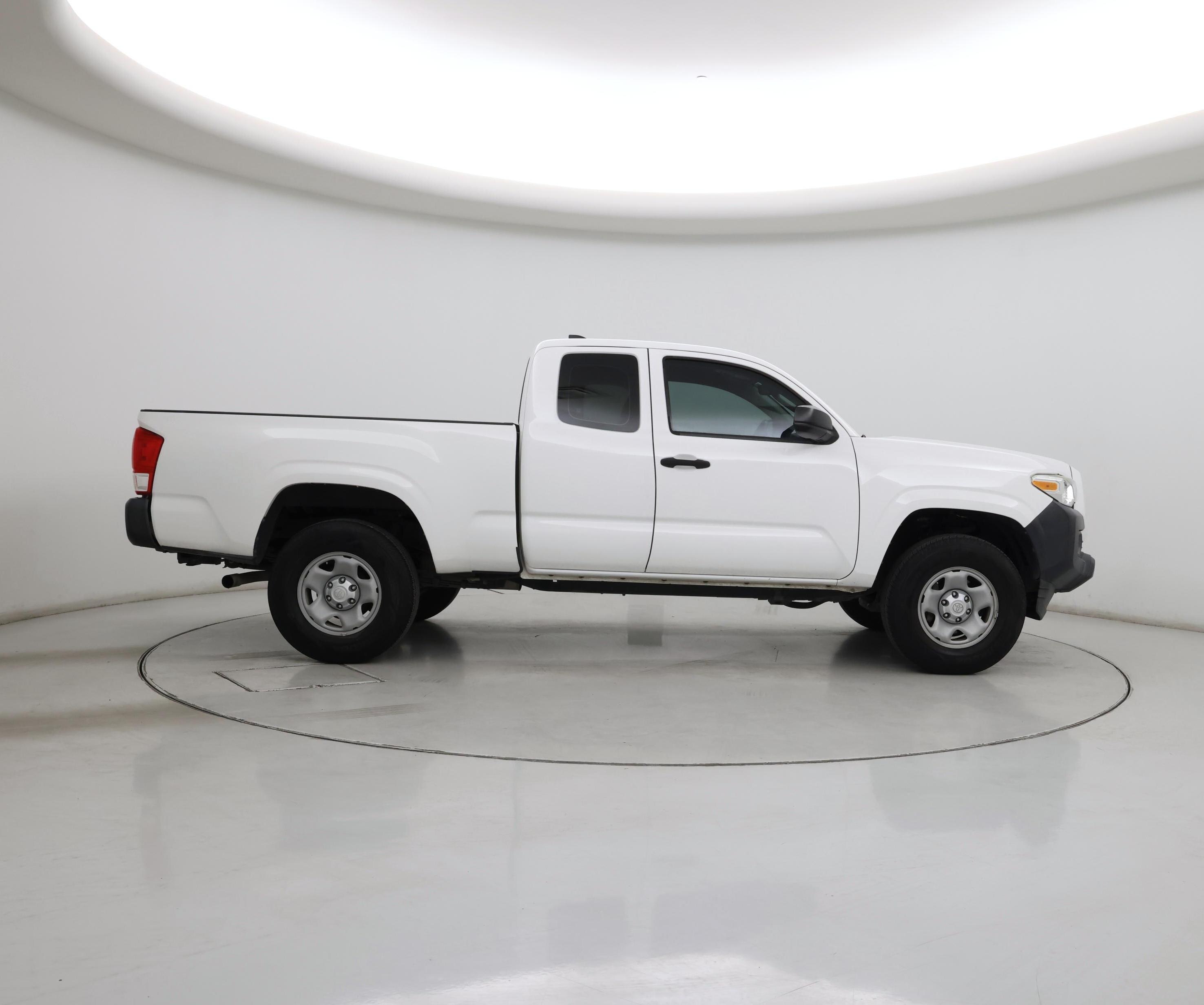 Thumbnail: 2017 Toyota Tacoma - 7