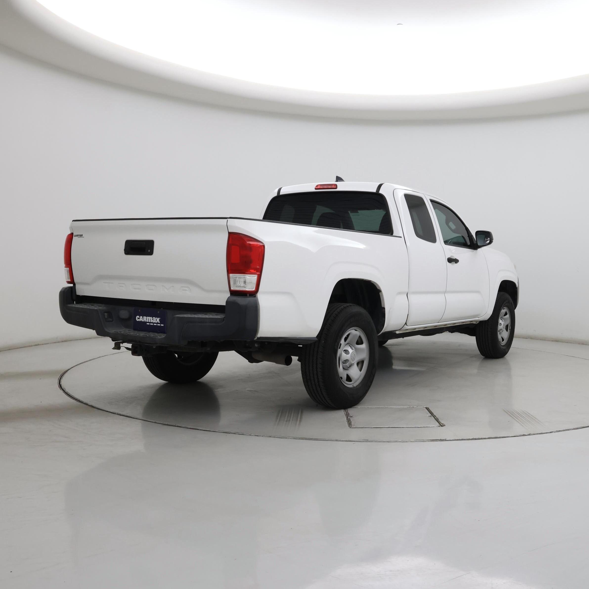 Thumbnail: 2017 Toyota Tacoma - 8