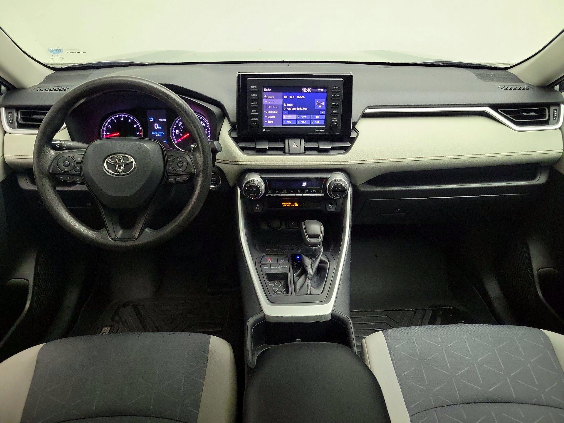 Thumbnail: 2022 Toyota RAV4 - 9