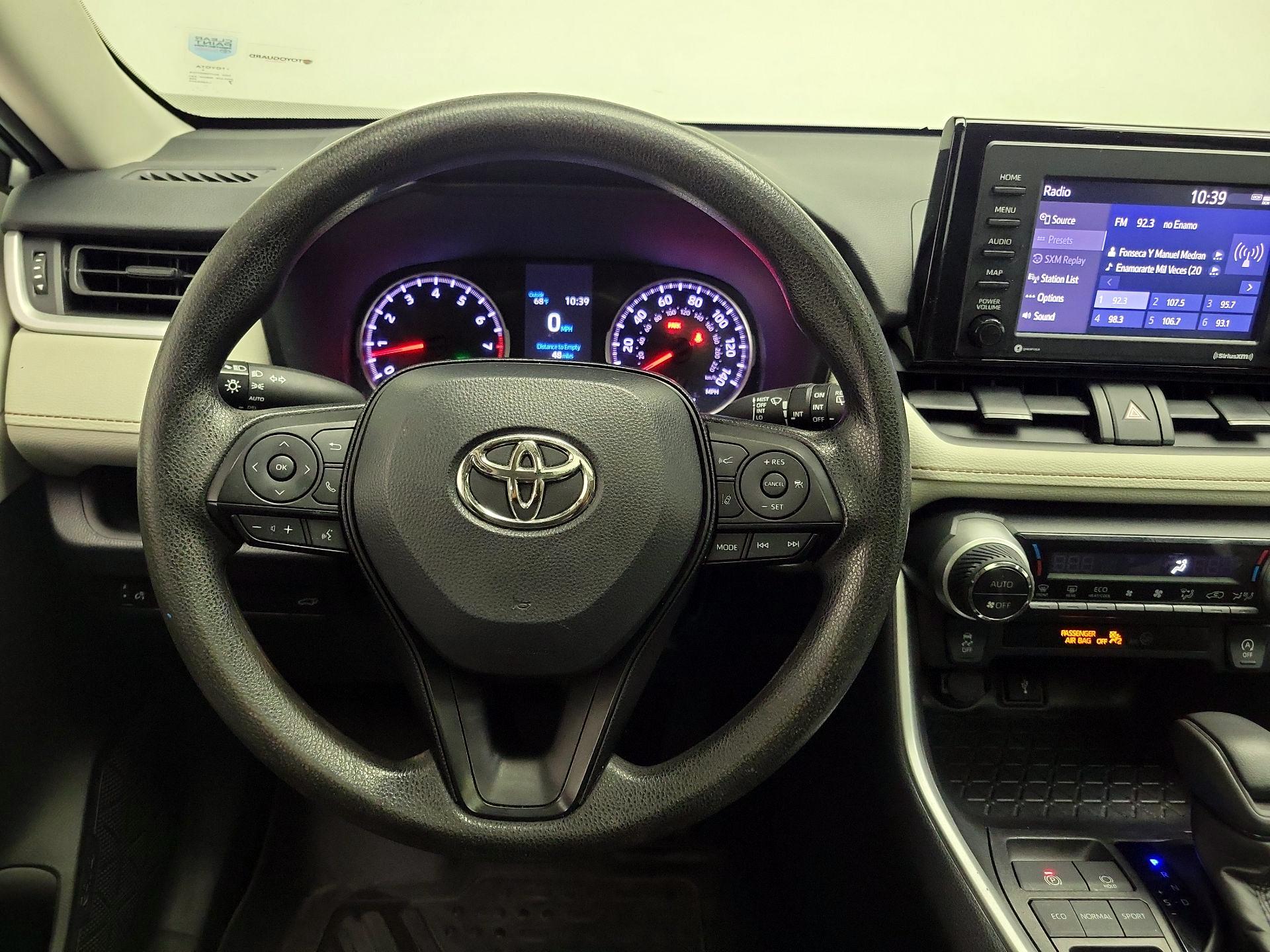 Thumbnail: 2022 Toyota RAV4 - 10