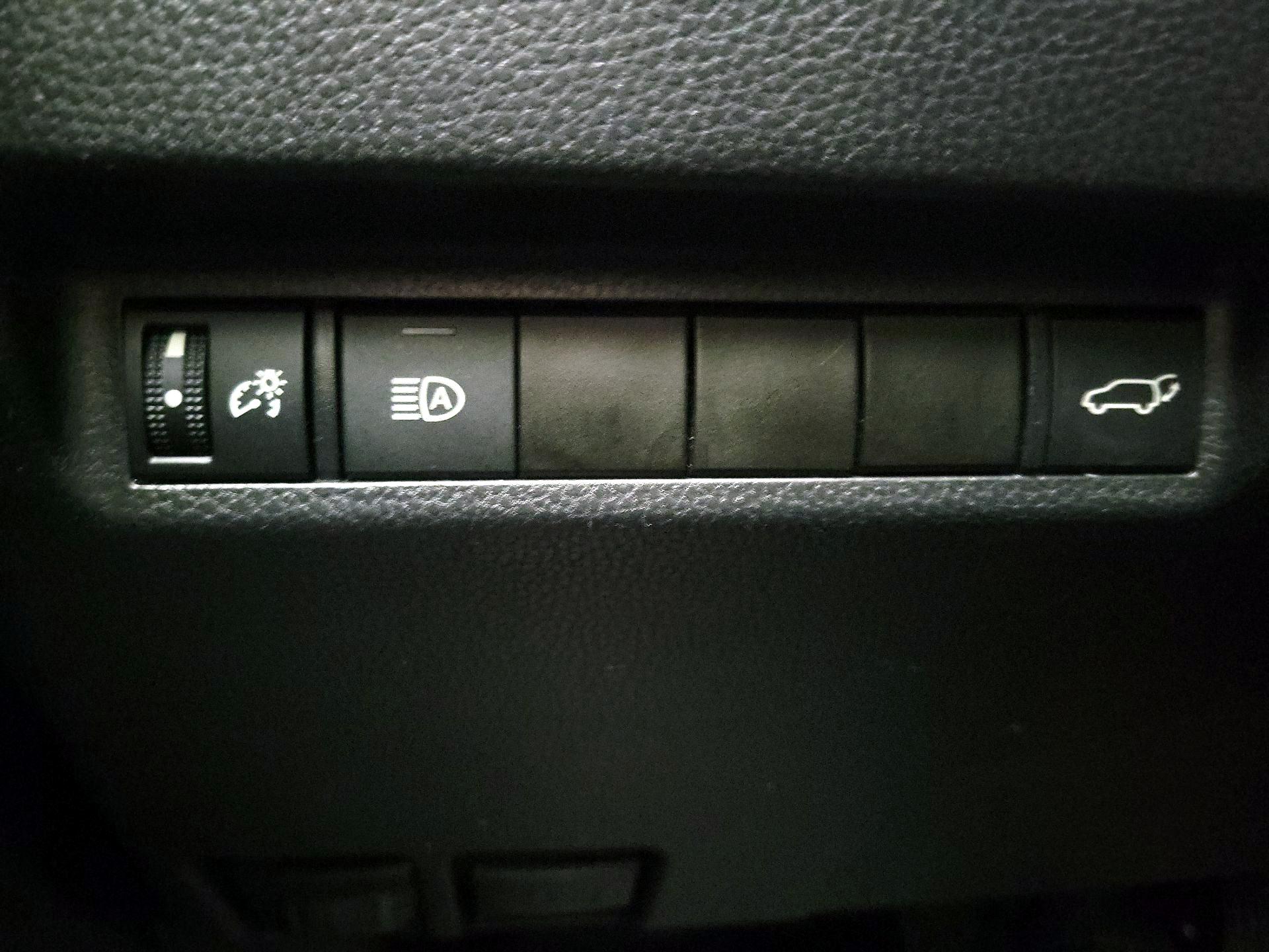 Thumbnail: 2022 Toyota RAV4 - 13