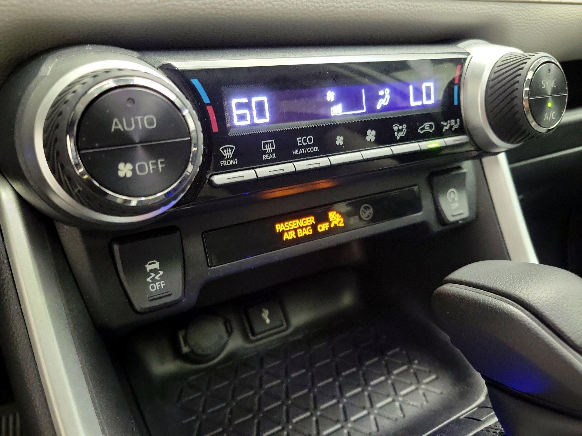 Thumbnail: 2022 Toyota RAV4 - 16