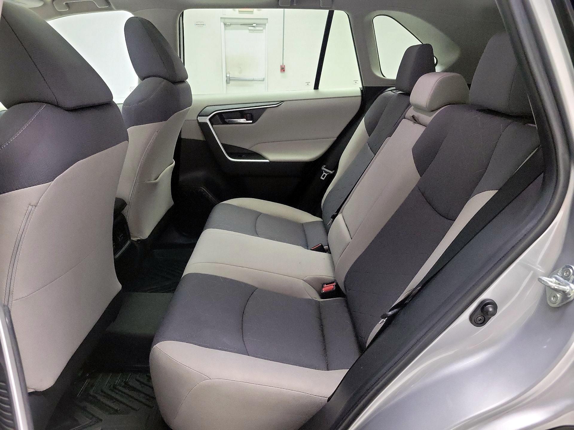 Thumbnail: 2022 Toyota RAV4 - 20