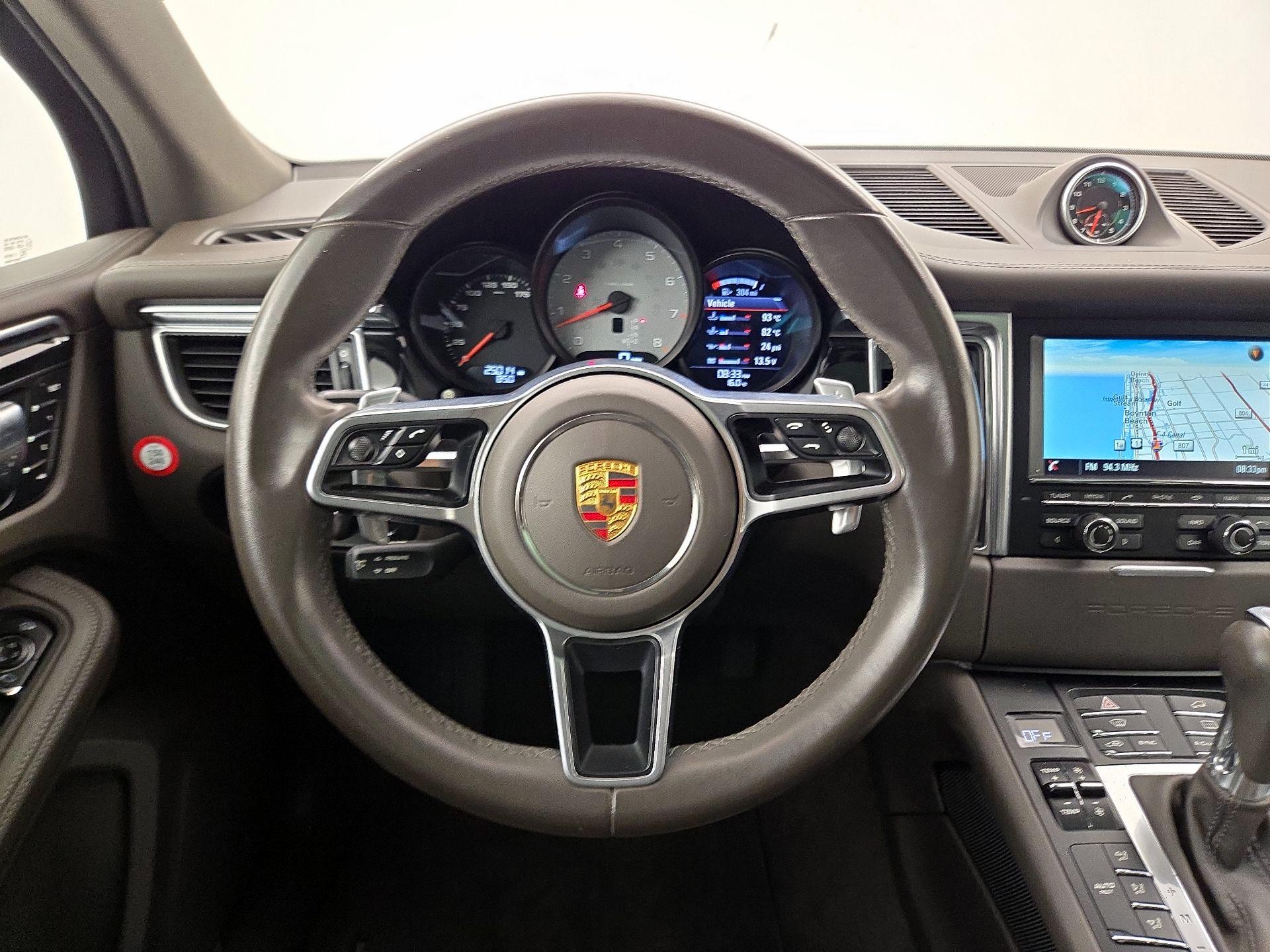Thumbnail: 2015 Porsche Macan - 10