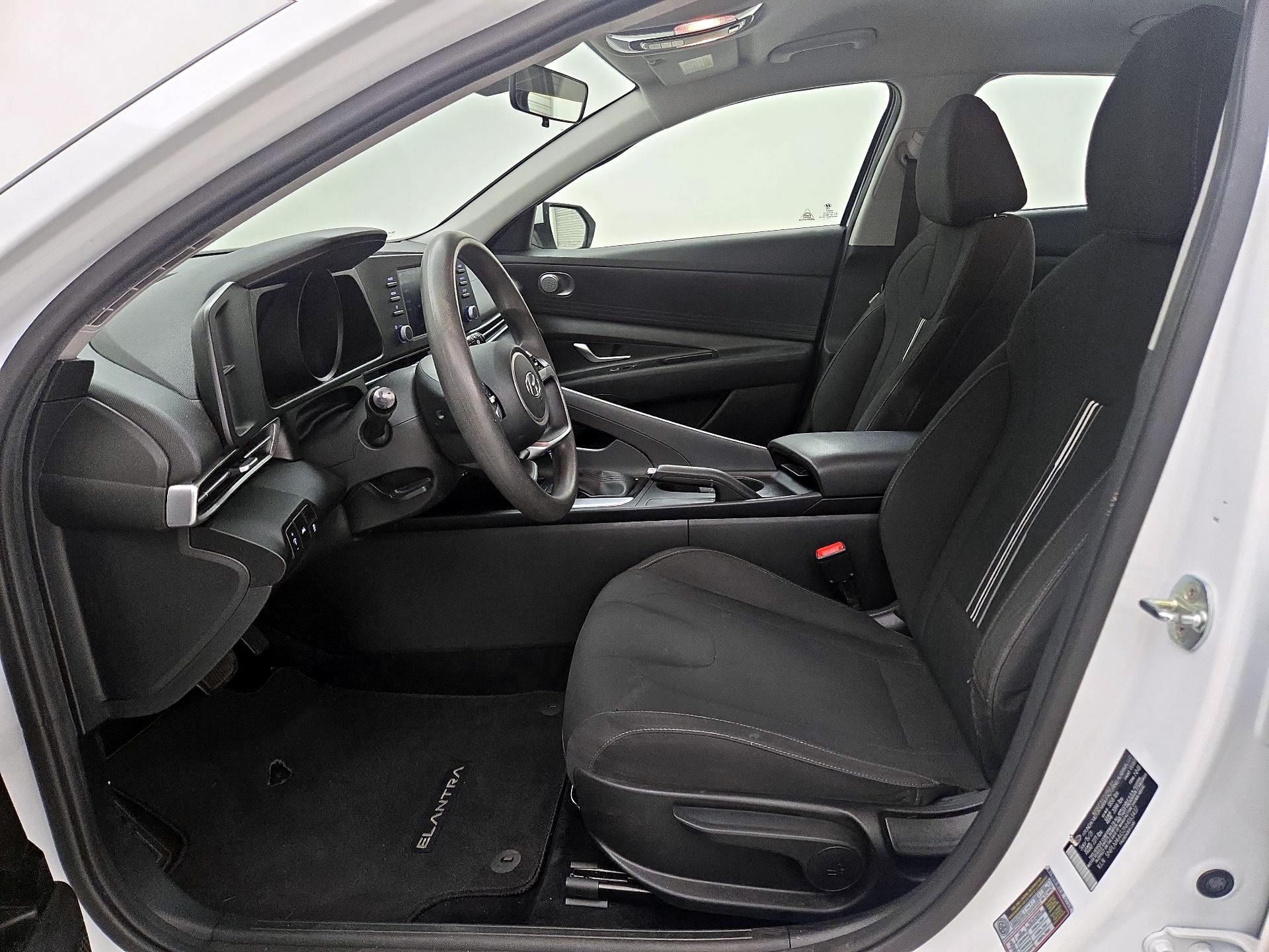 Thumbnail: 2022 Hyundai Elantra - 11