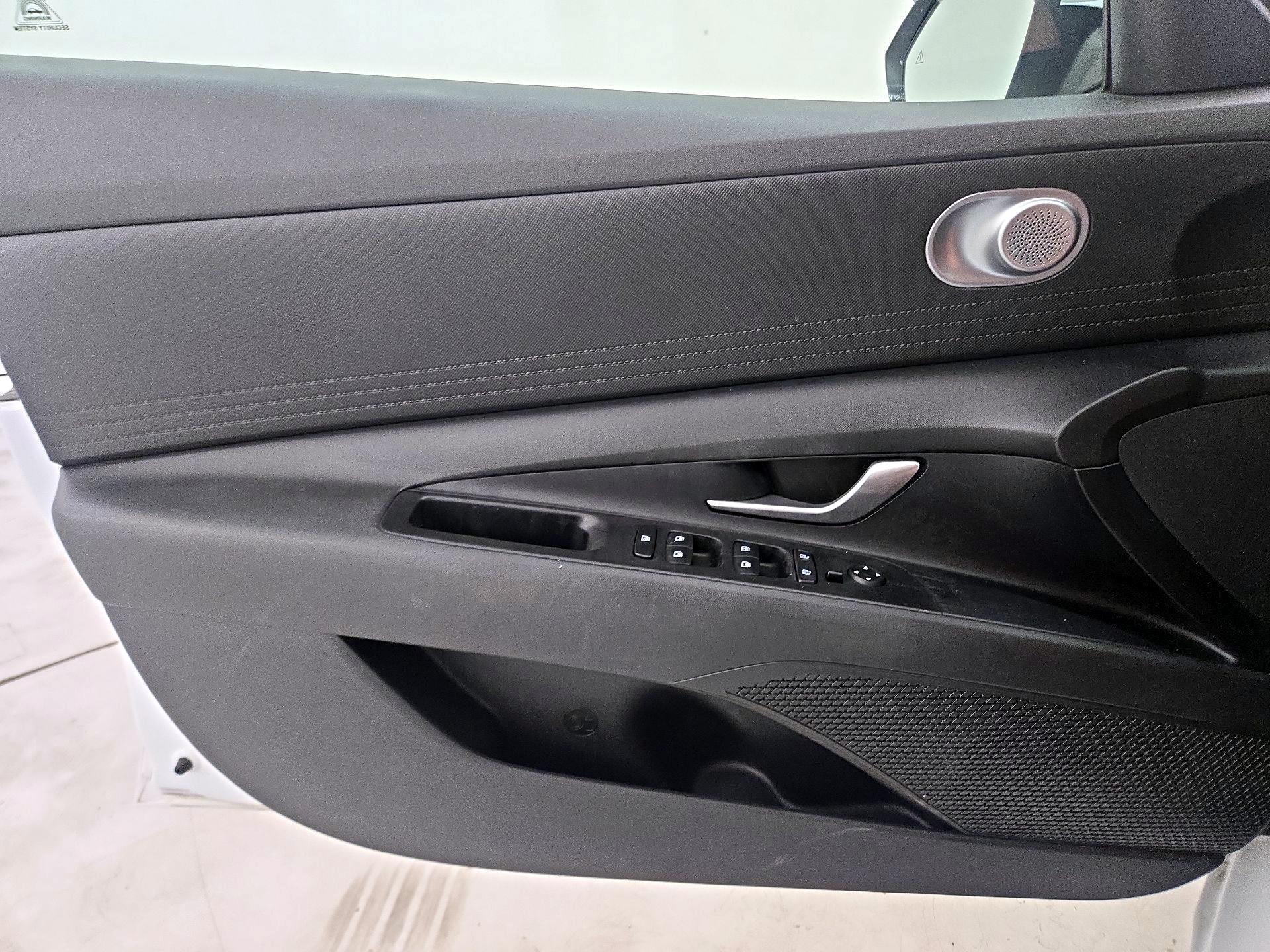 Thumbnail: 2022 Hyundai Elantra - 12