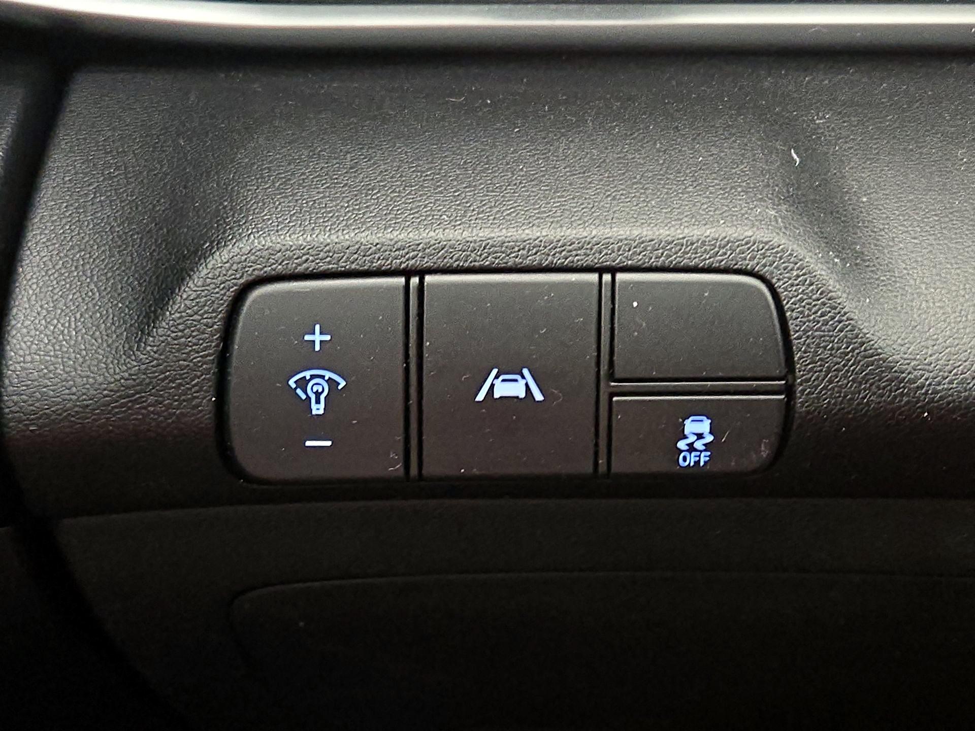 Thumbnail: 2022 Hyundai Elantra - 13