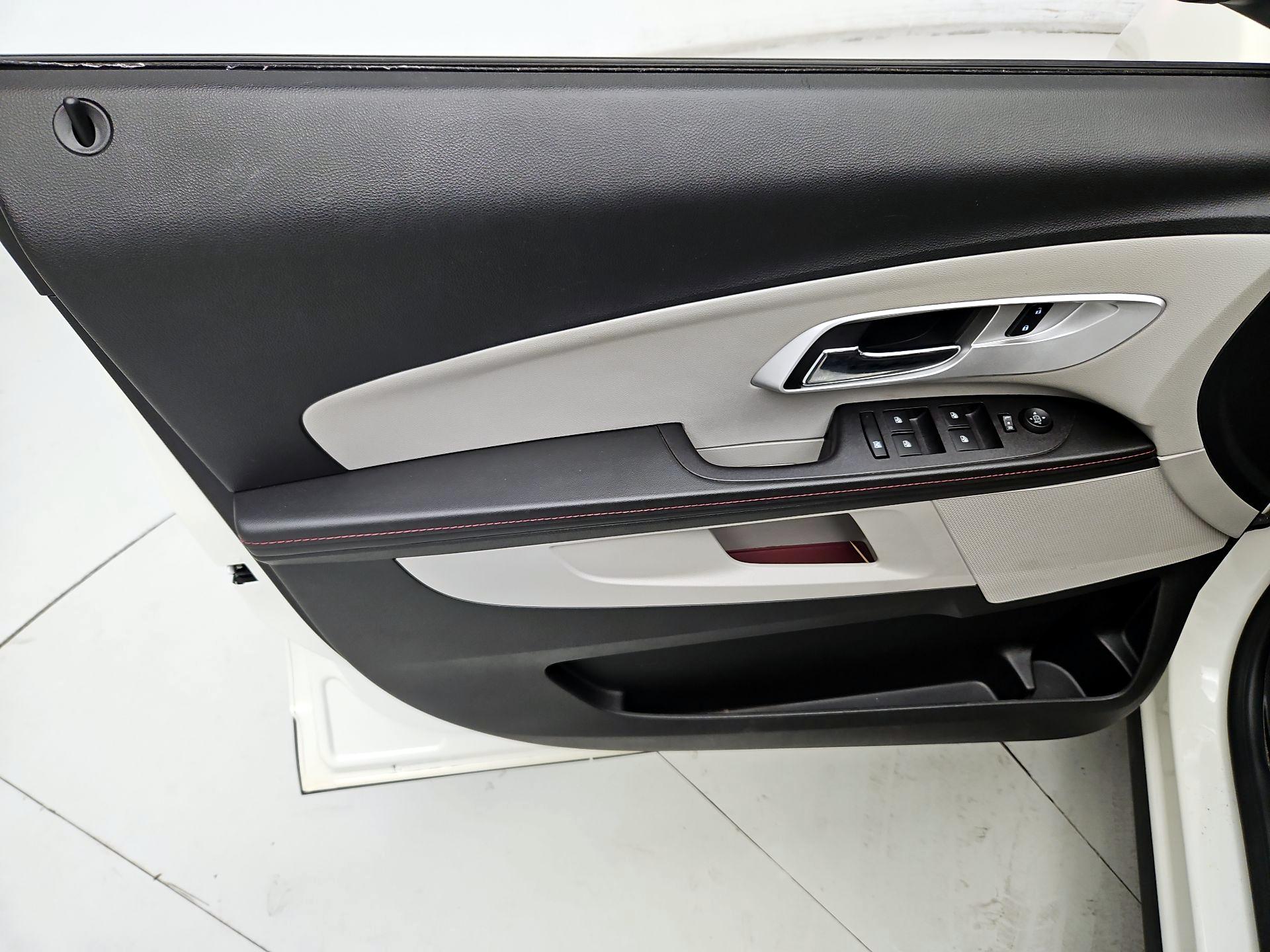 Thumbnail: 2015 Chevrolet Equinox - 12