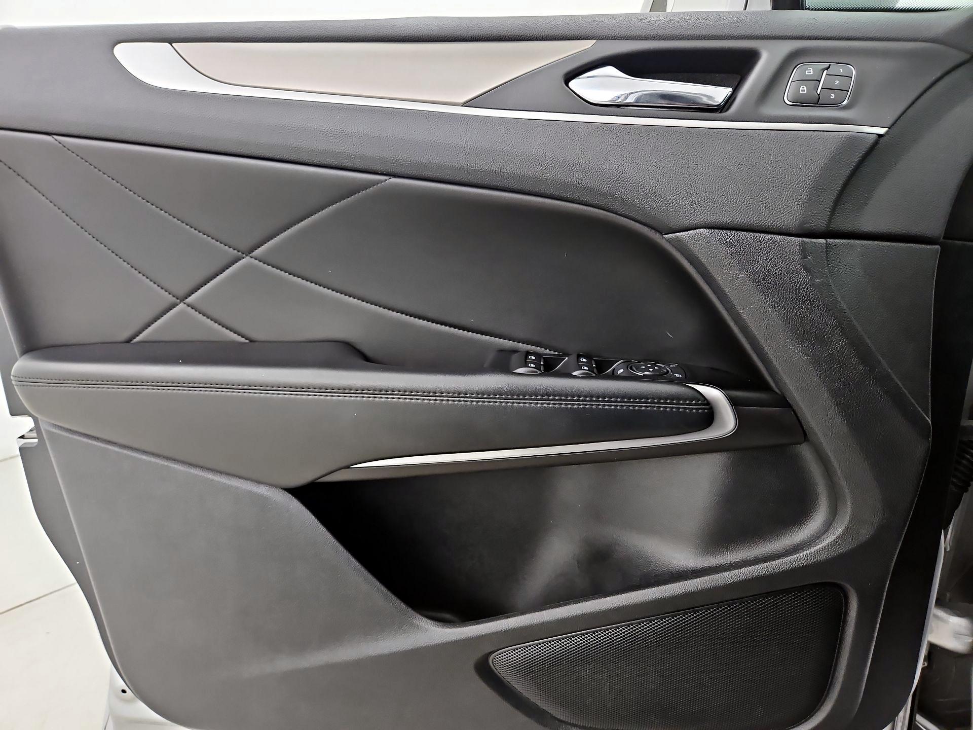 Thumbnail: 2019 Lincoln MKC - 12