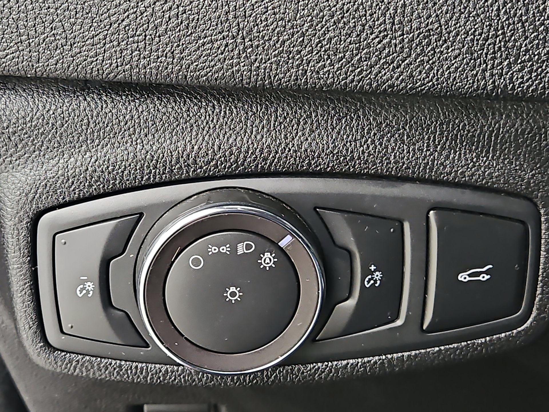 Thumbnail: 2019 Lincoln MKC - 13