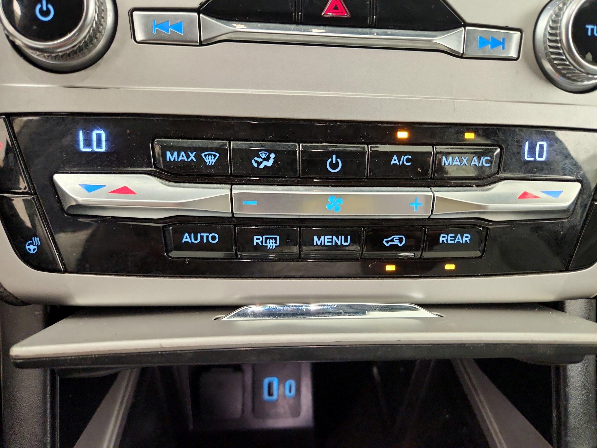 Thumbnail: 2021 Ford Explorer - 17