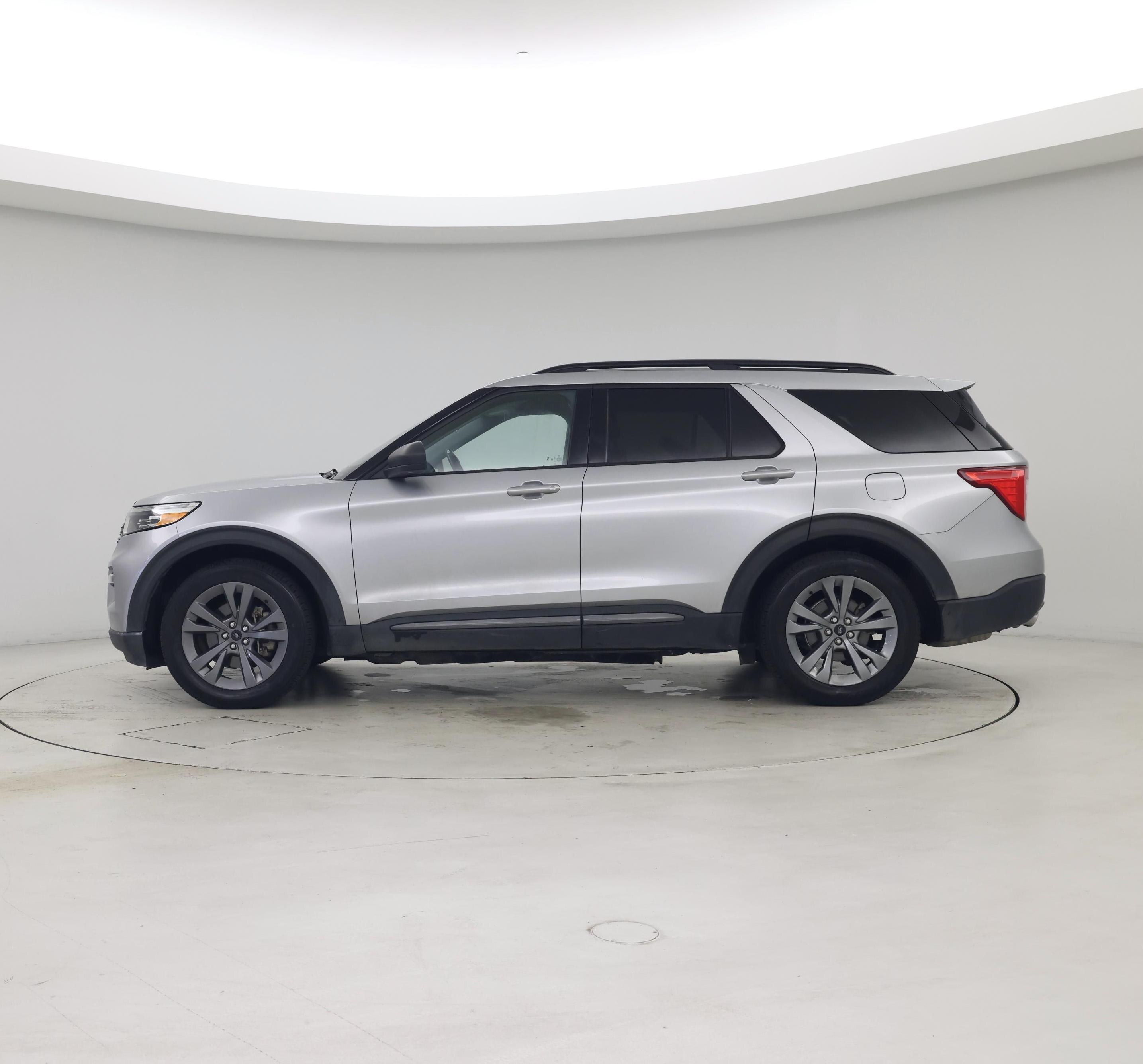 Thumbnail: 2021 Ford Explorer - 3