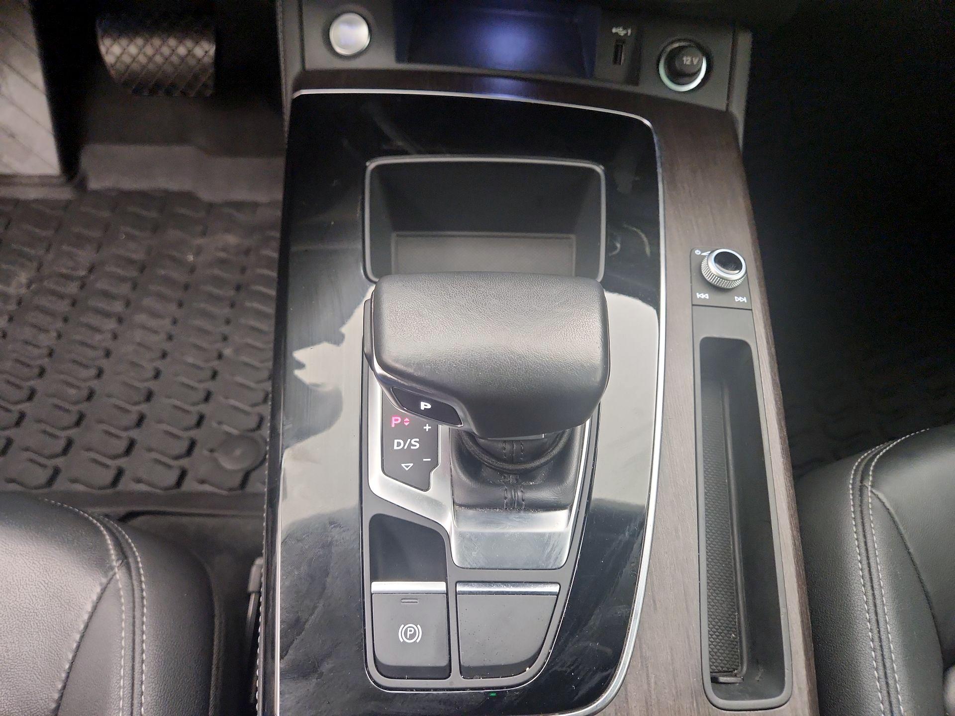 Thumbnail: 2023 Audi Q5 - 17