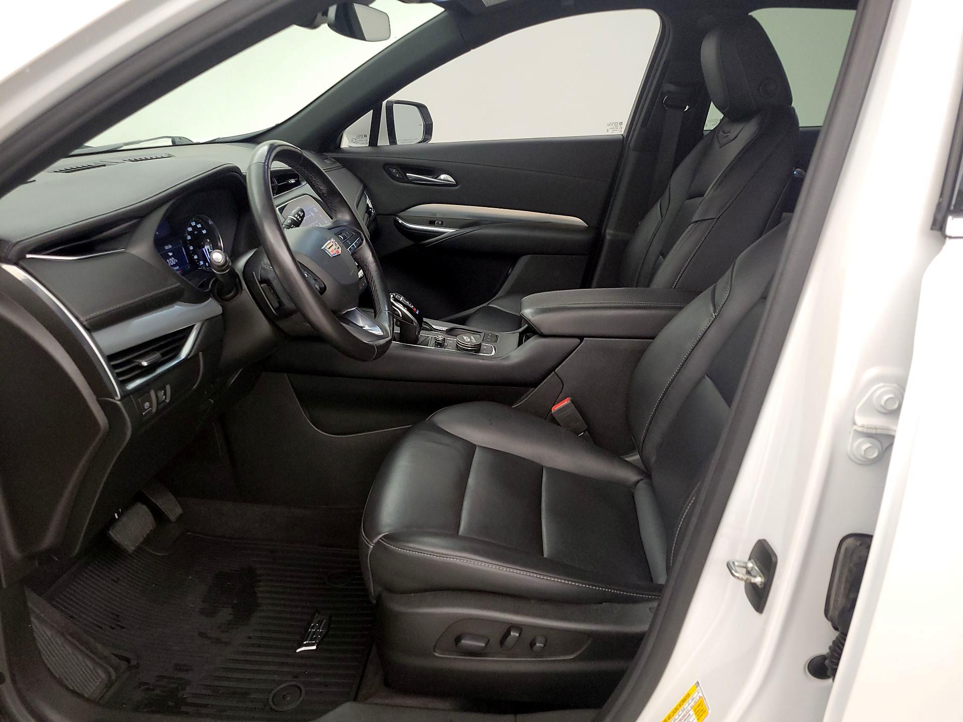 Thumbnail: 2023 Cadillac XT4 - 11