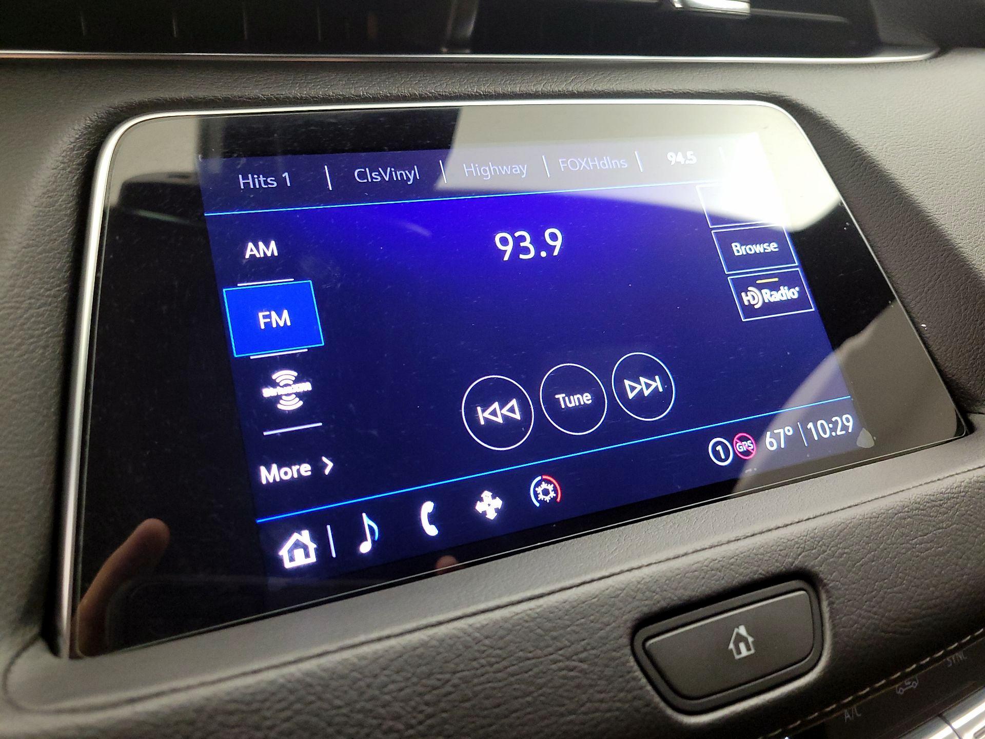 Thumbnail: 2023 Cadillac XT4 - 15