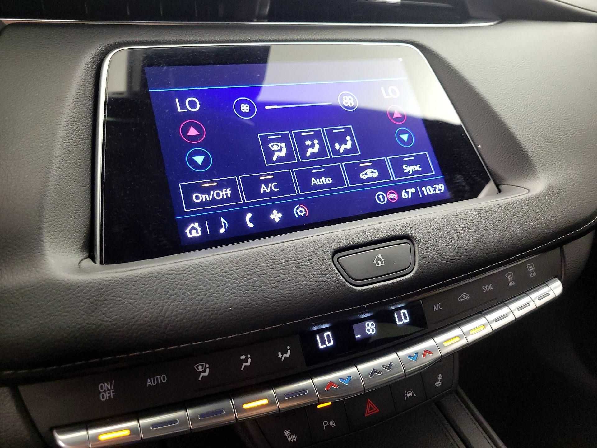 Thumbnail: 2023 Cadillac XT4 - 16