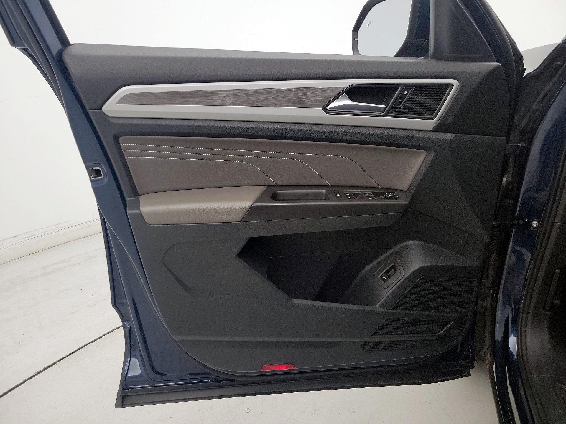 Thumbnail: 2022 Volkswagen Atlas - 12