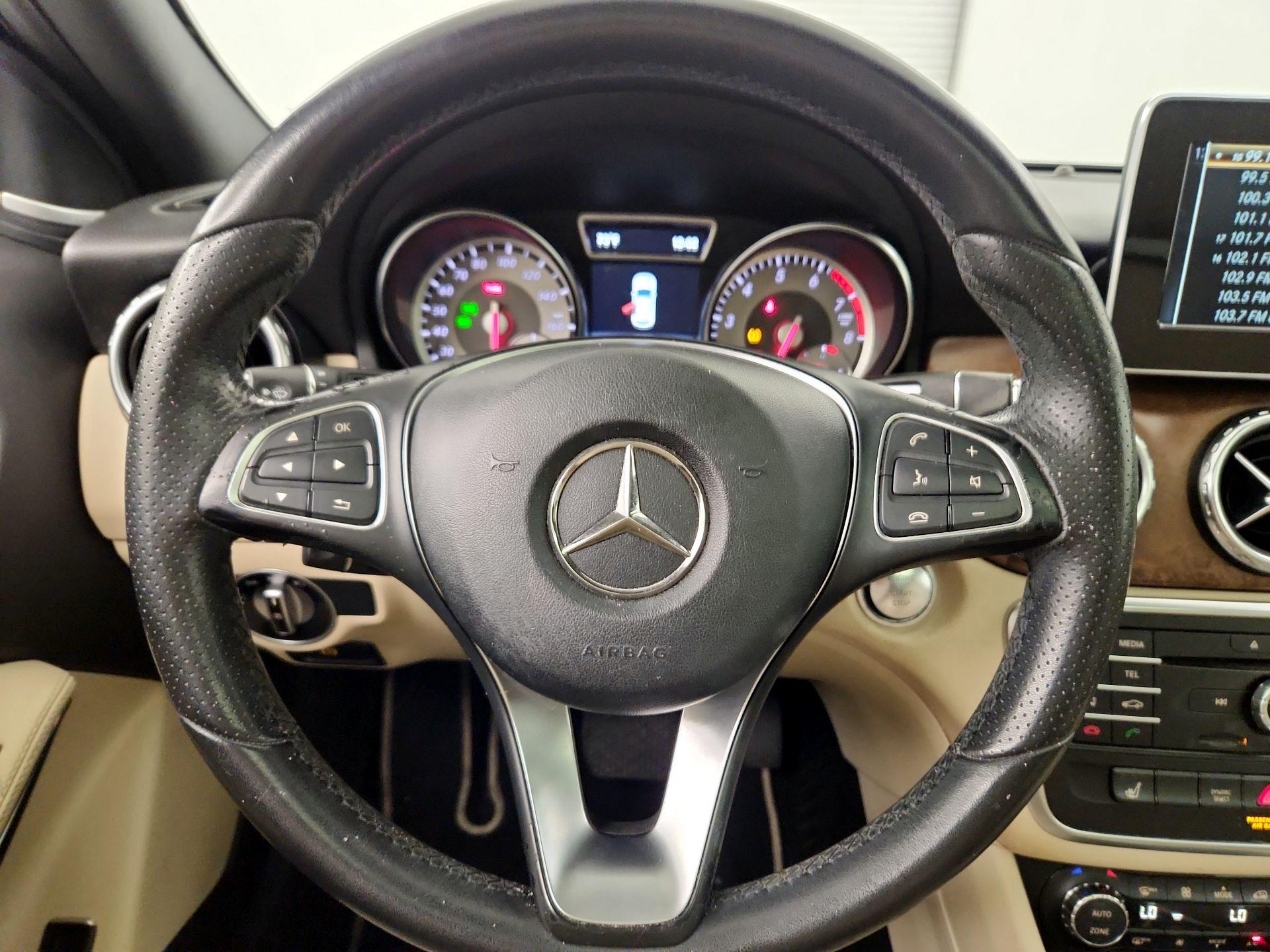 Thumbnail: 2017 Mercedes-Benz GLA - 10