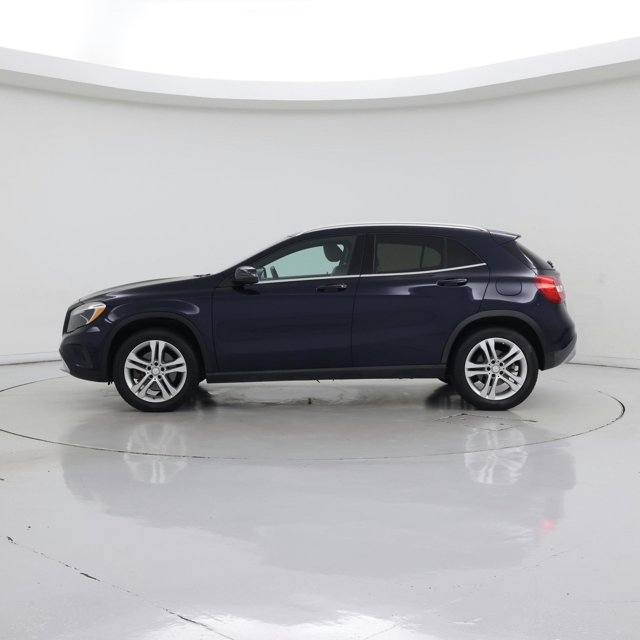 Thumbnail: 2017 Mercedes-Benz GLA - 3