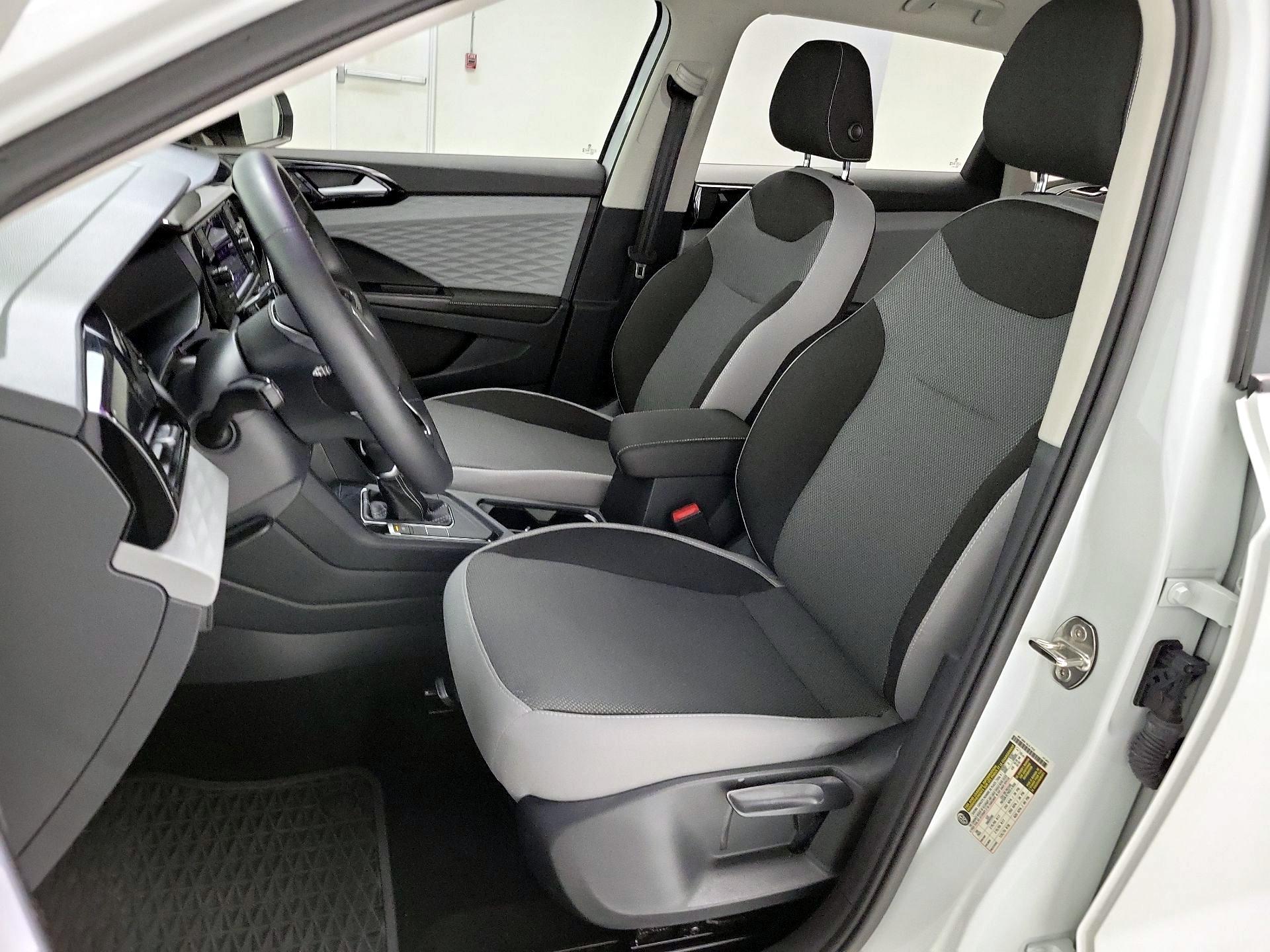 Thumbnail: 2024 Volkswagen Taos - 11