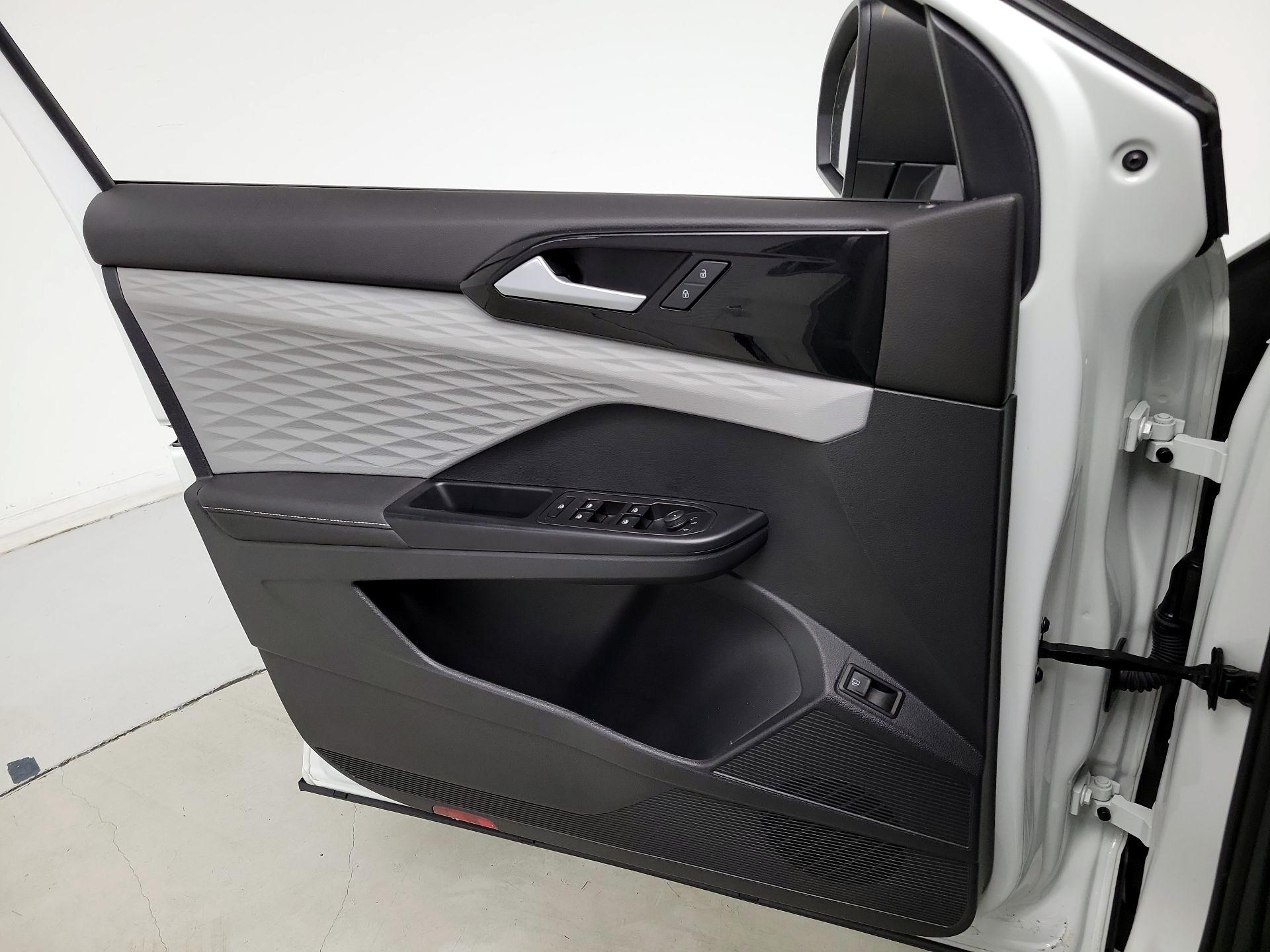 Thumbnail: 2024 Volkswagen Taos - 12