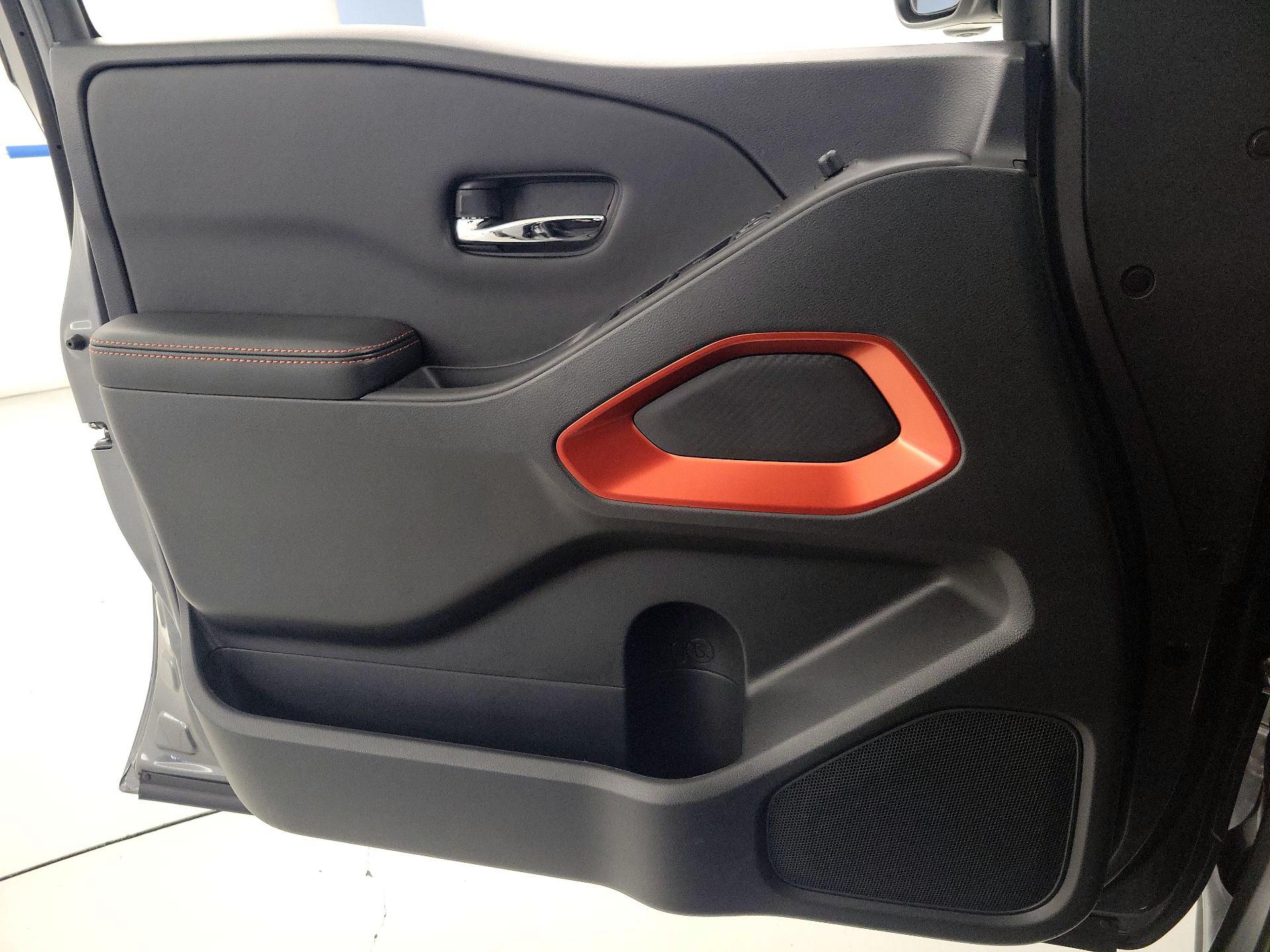 Thumbnail: 2025 Nissan Frontier - 12